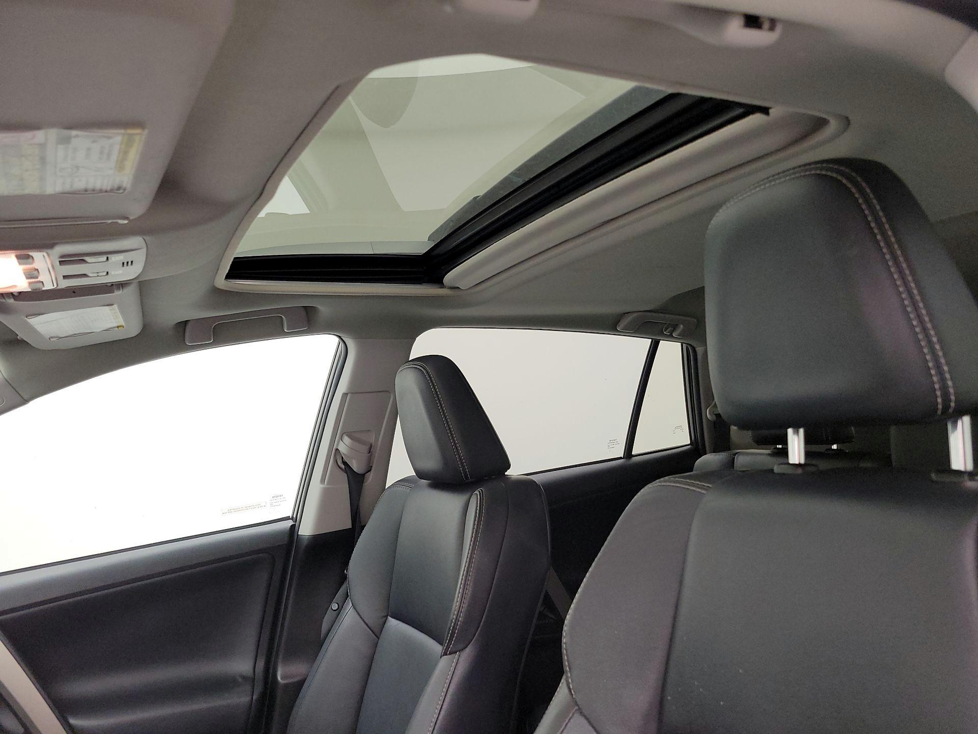 Thumbnail: 2014 Toyota RAV4 - 19