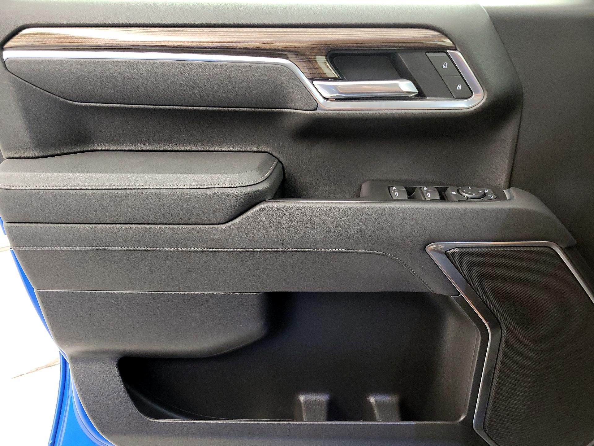 Thumbnail: 2025 Chevrolet Silverado 1500 - 12