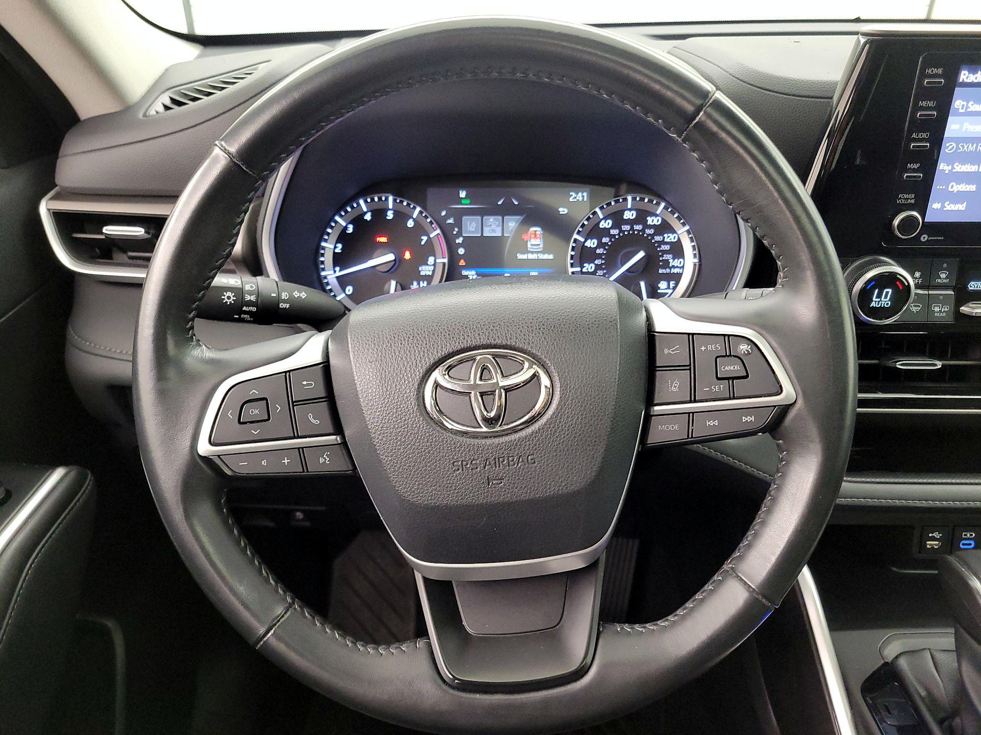 Thumbnail: 2022 Toyota Highlander - 10