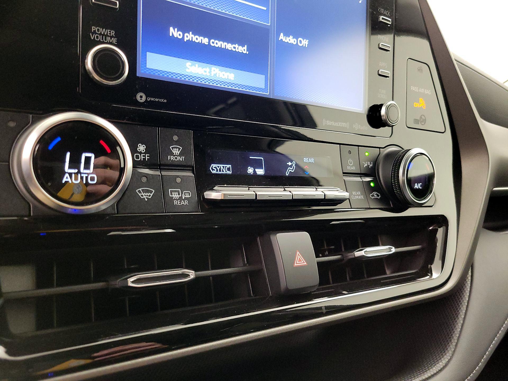 Thumbnail: 2022 Toyota Highlander - 16