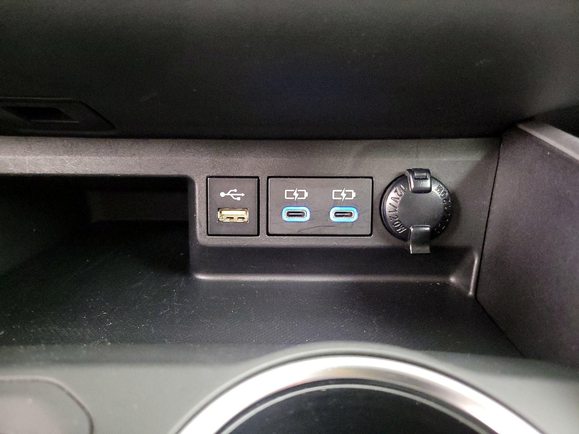 Thumbnail: 2022 Toyota Highlander - 18