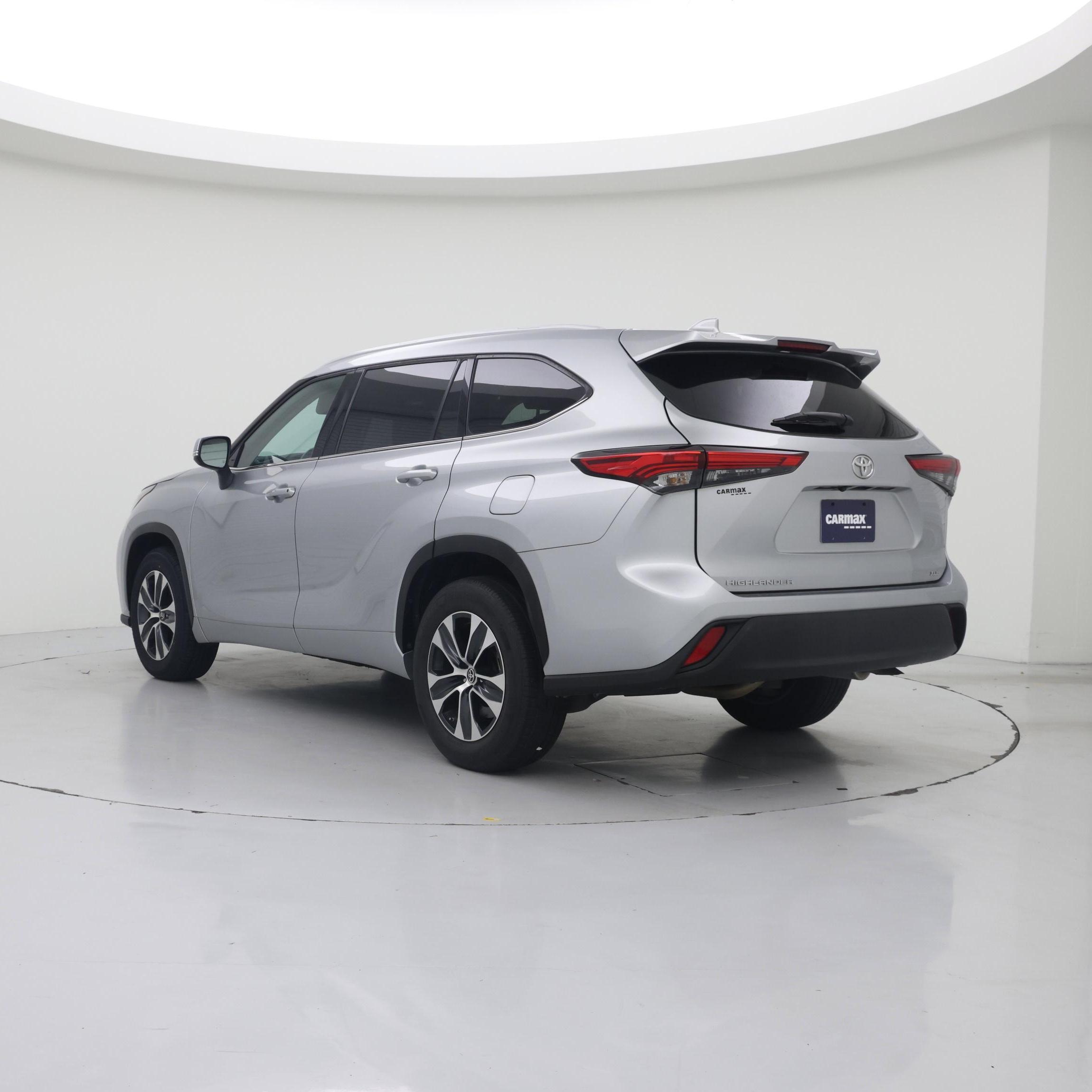 Thumbnail: 2022 Toyota Highlander - 2