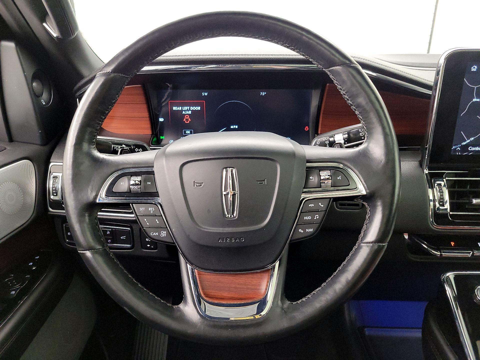 Thumbnail: 2020 Lincoln Navigator - 10