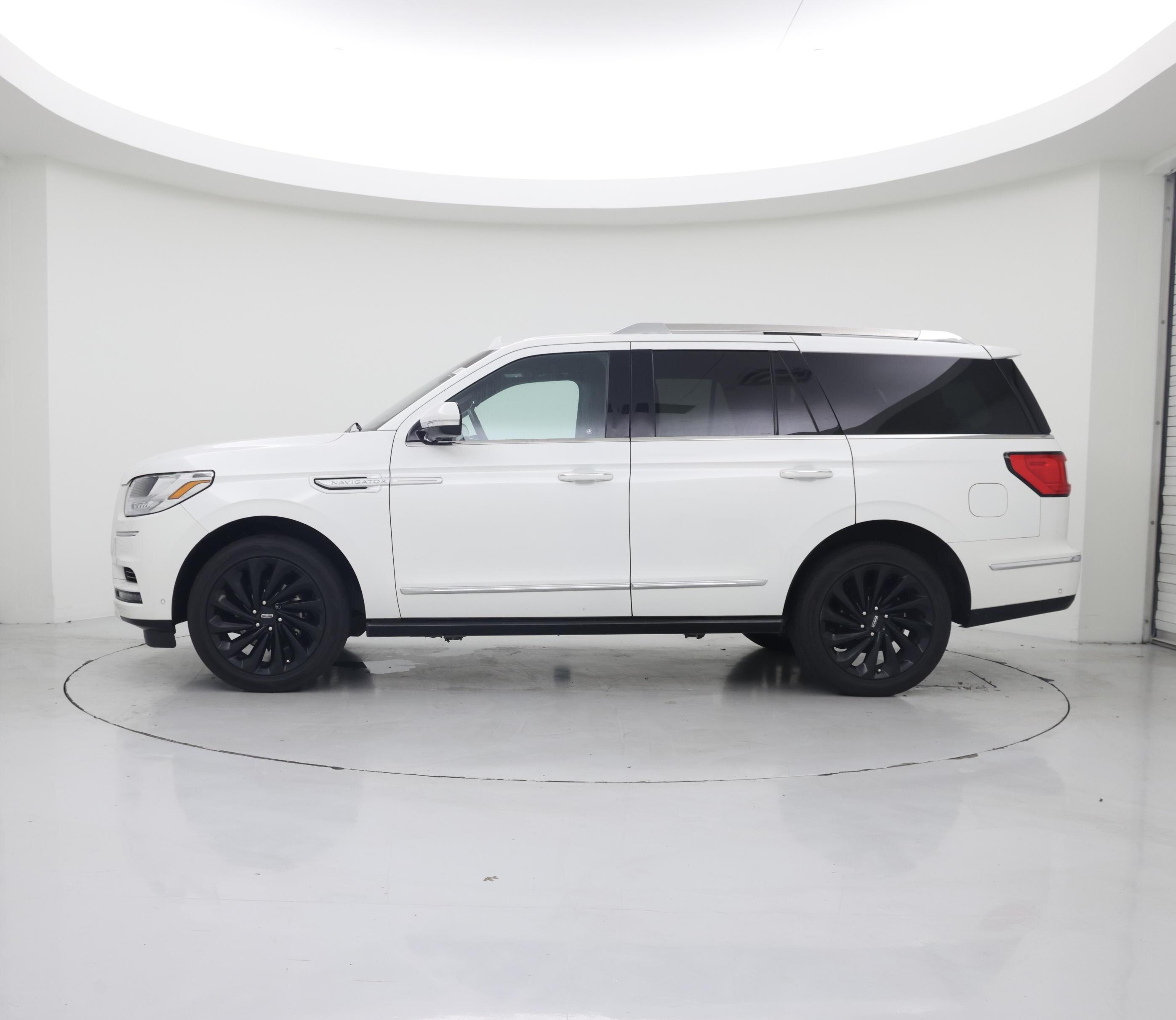 Thumbnail: 2020 Lincoln Navigator - 3