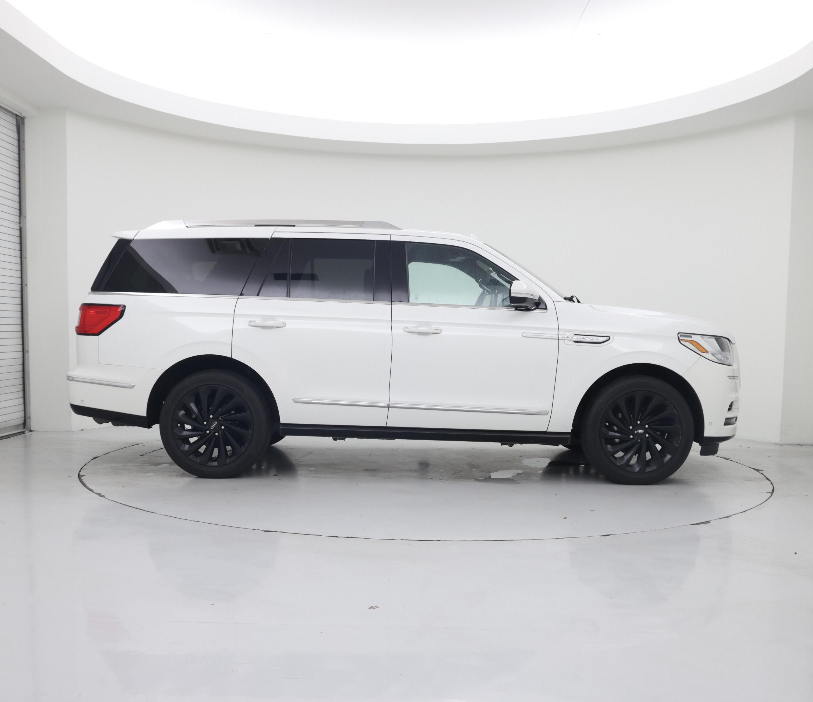 Thumbnail: 2020 Lincoln Navigator - 7