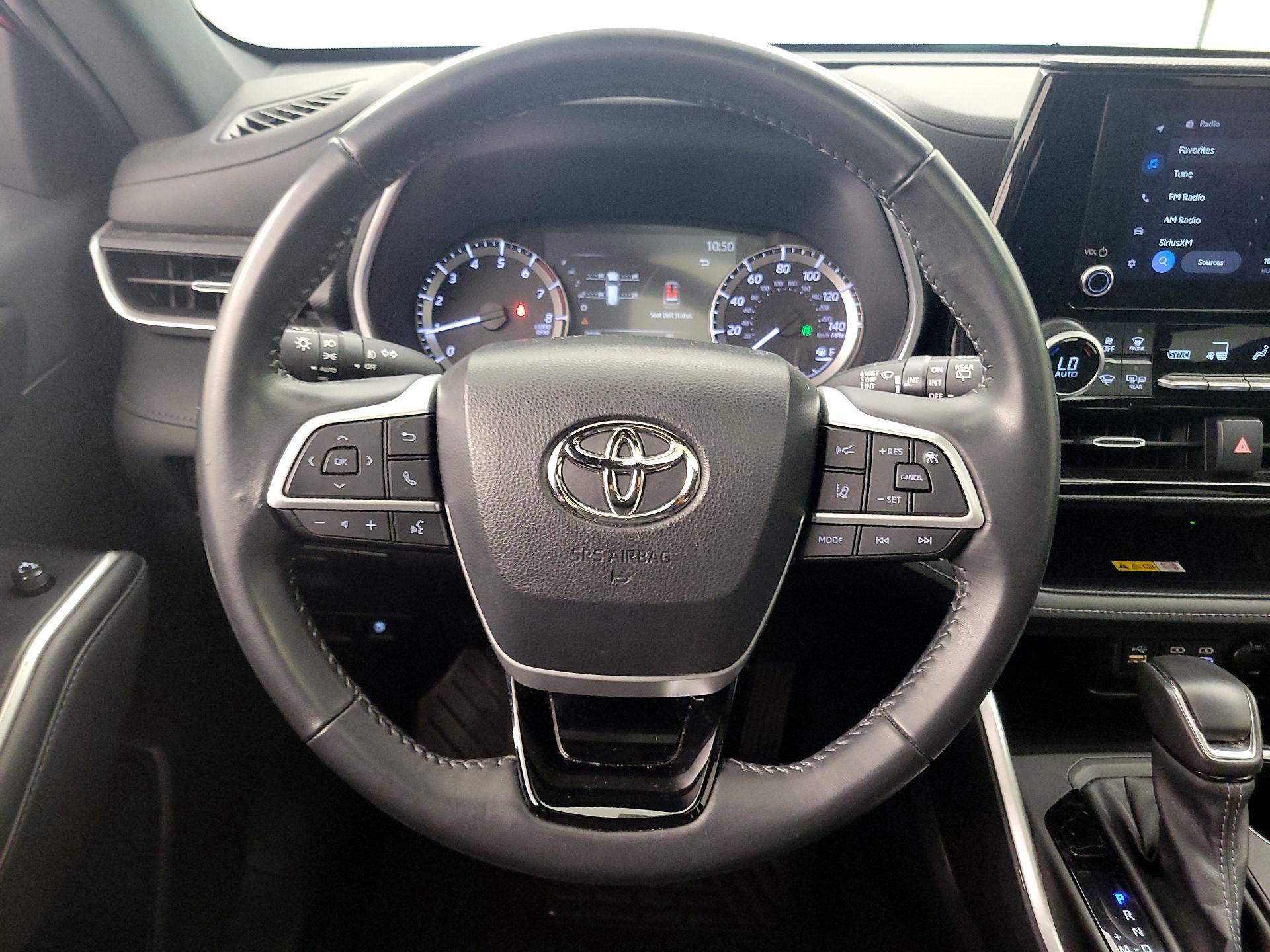 Thumbnail: 2023 Toyota Highlander - 10