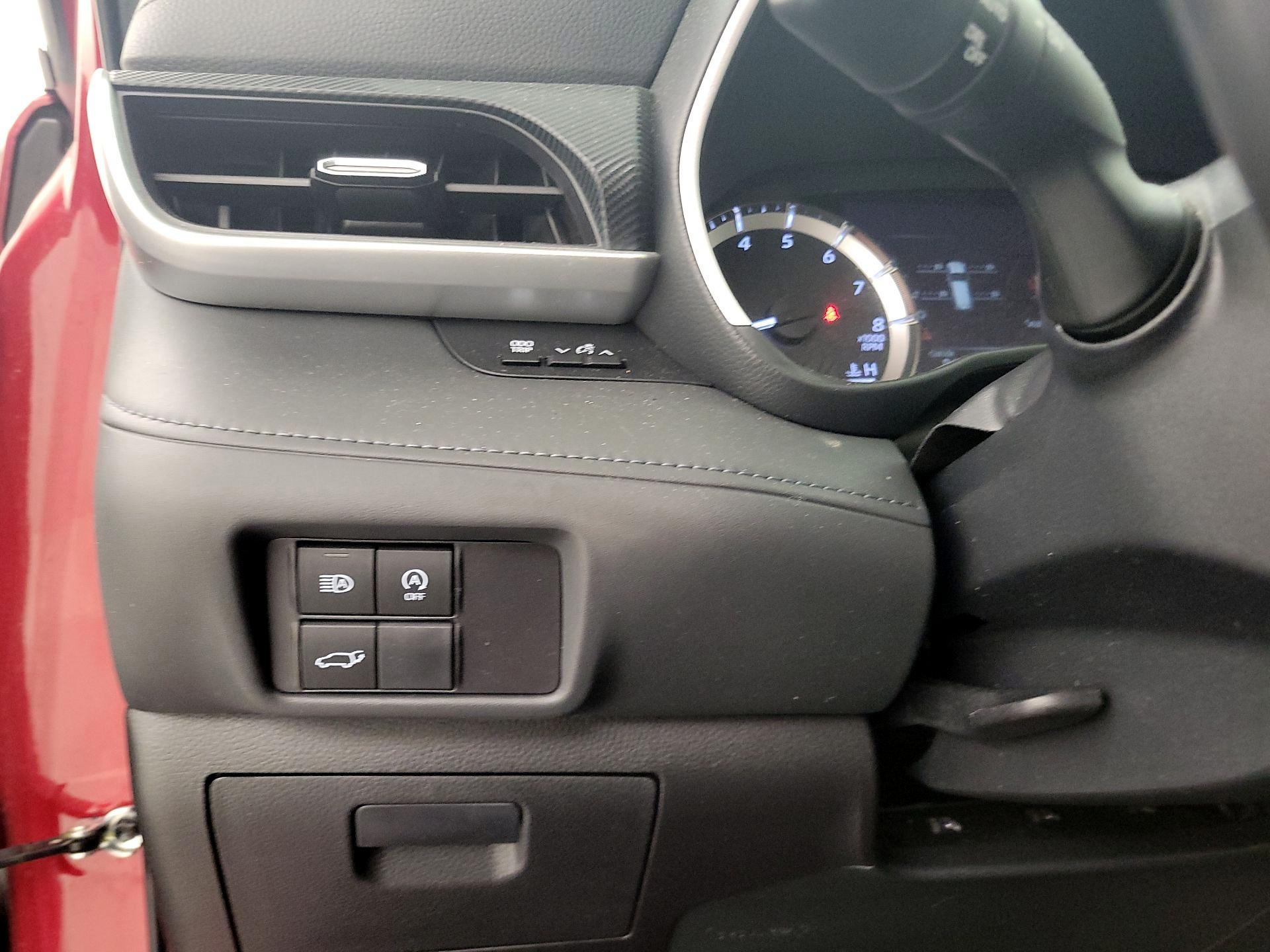 Thumbnail: 2023 Toyota Highlander - 13