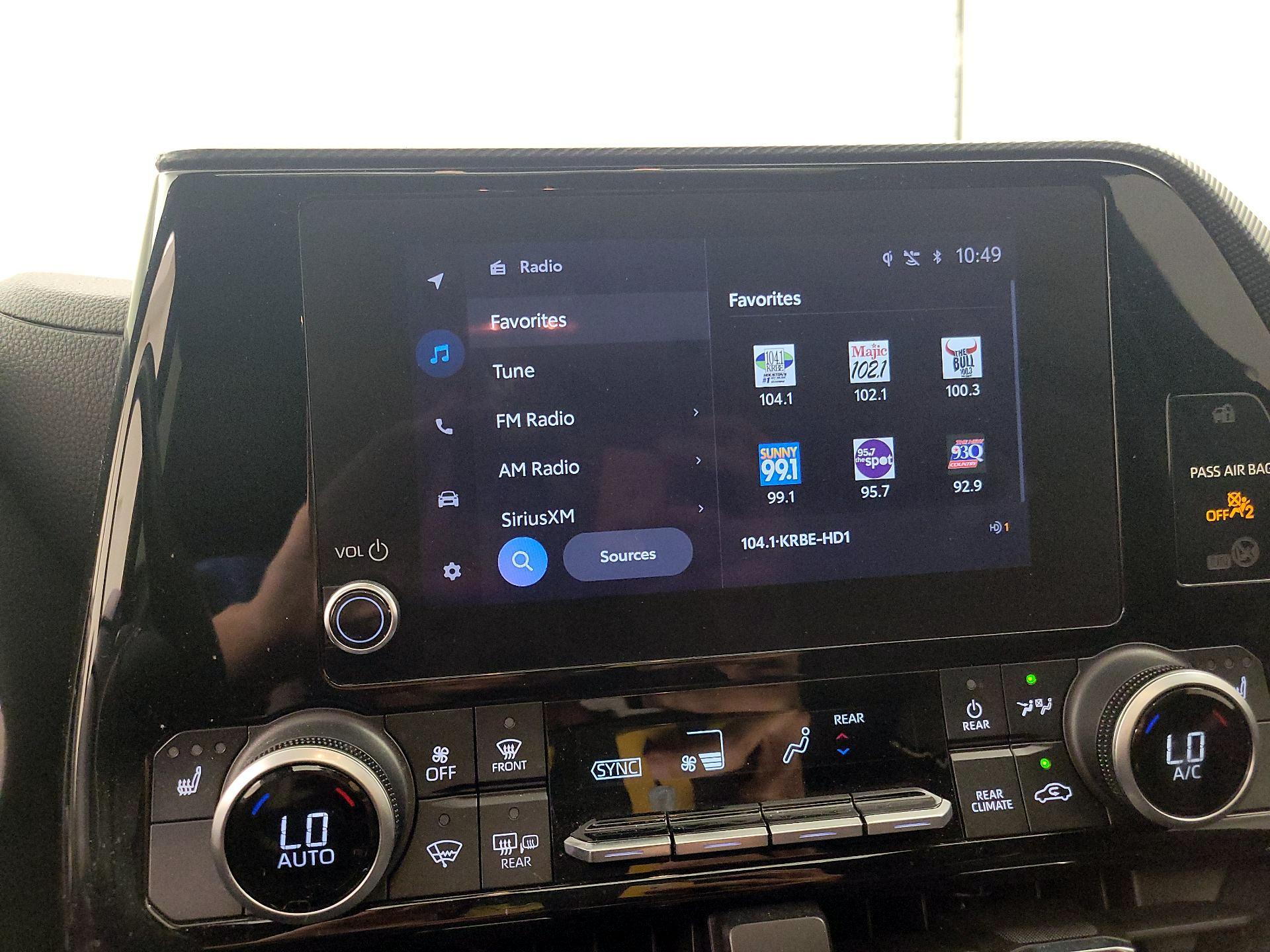 Thumbnail: 2023 Toyota Highlander - 15