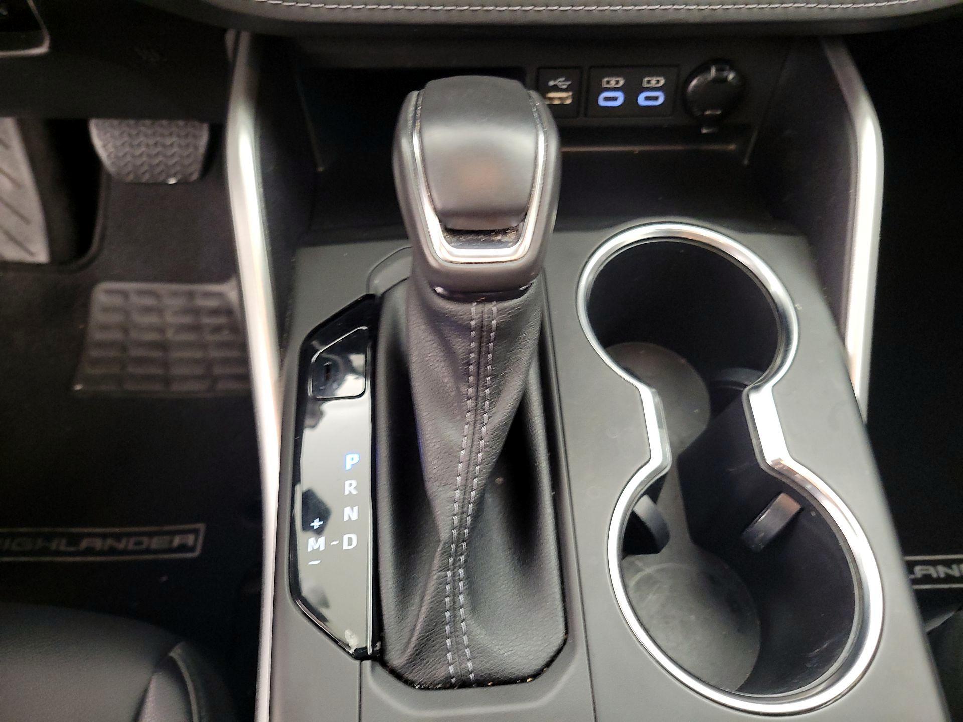 Thumbnail: 2023 Toyota Highlander - 17