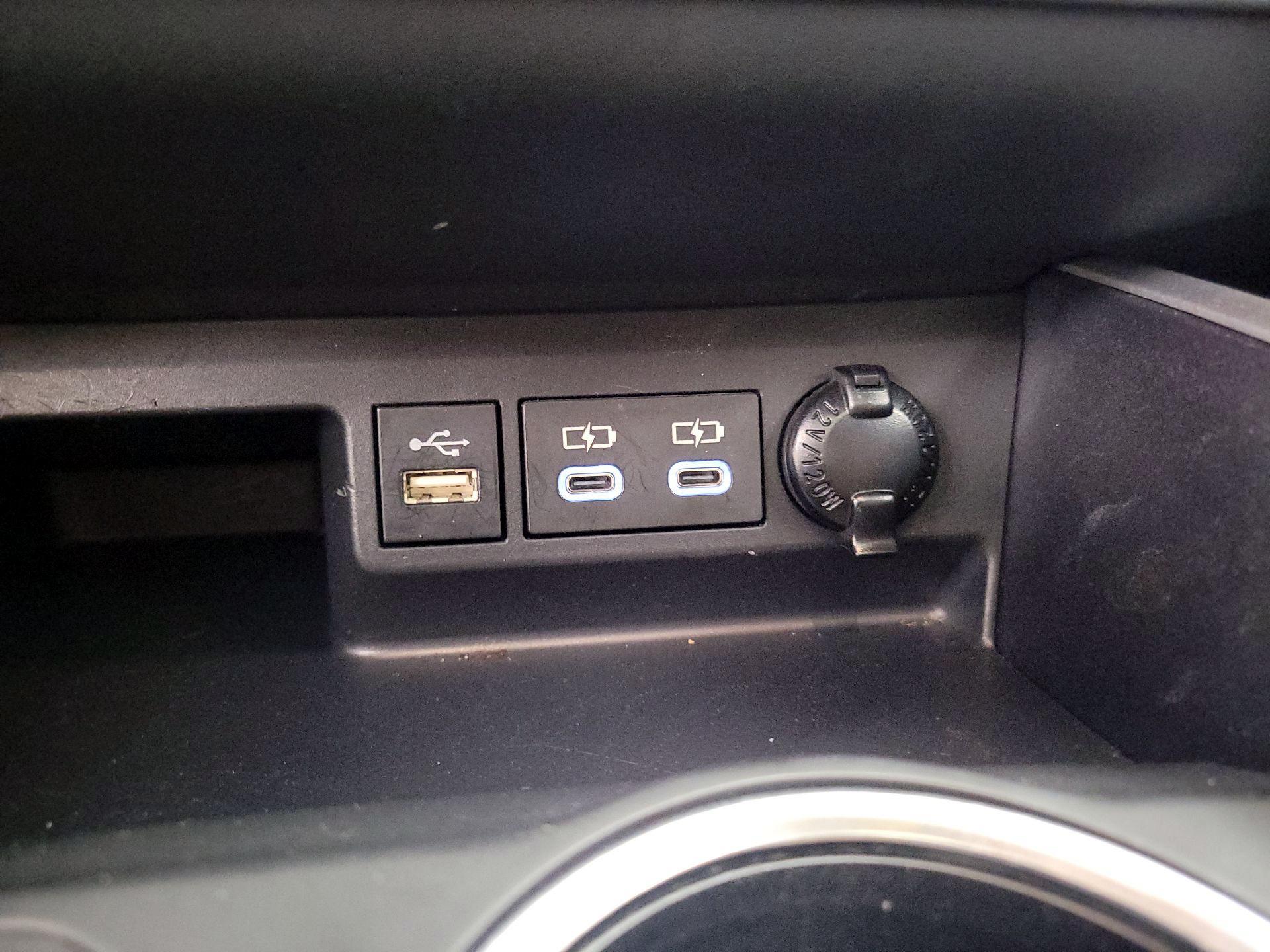 Thumbnail: 2023 Toyota Highlander - 18