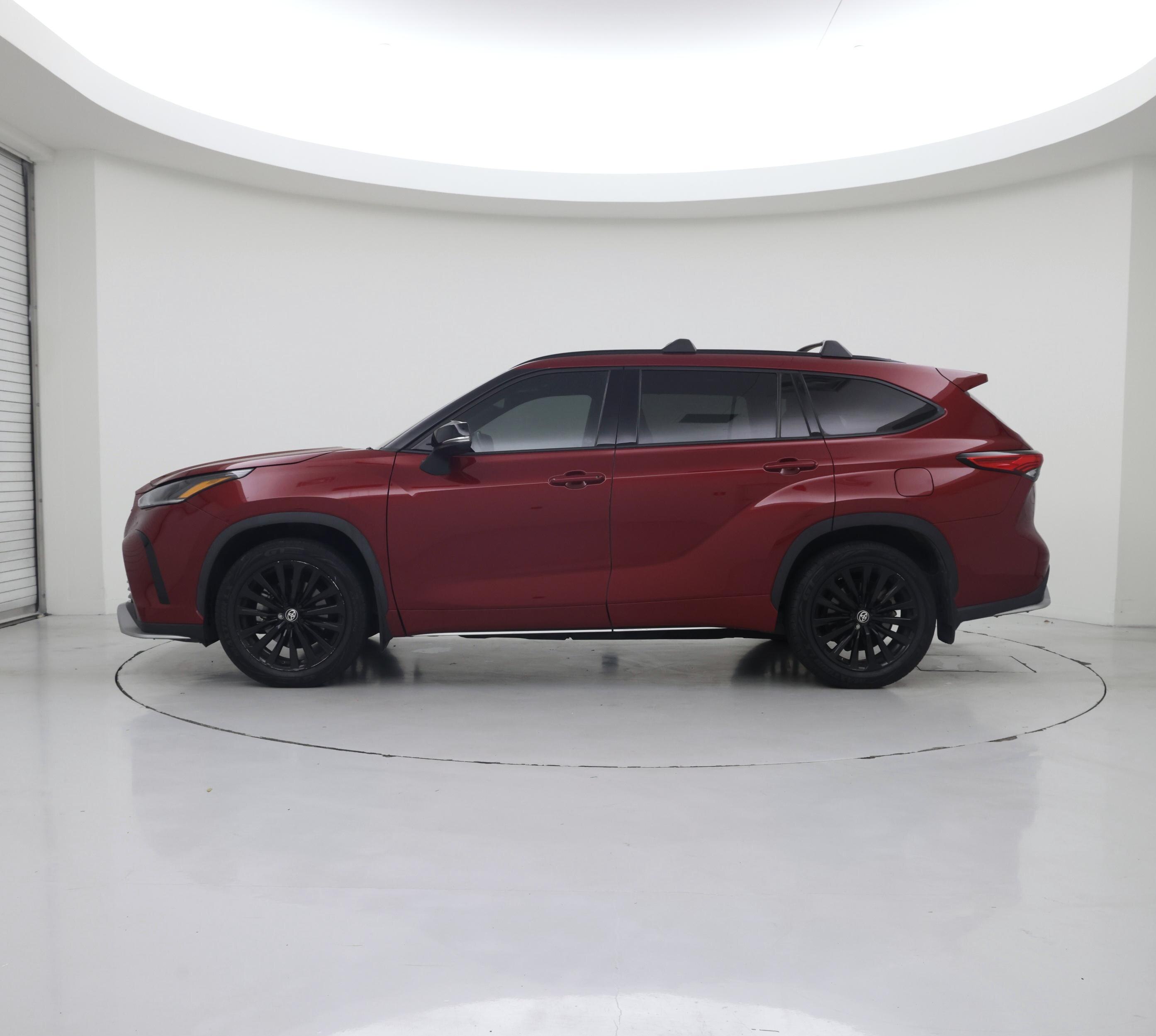 Thumbnail: 2023 Toyota Highlander - 3