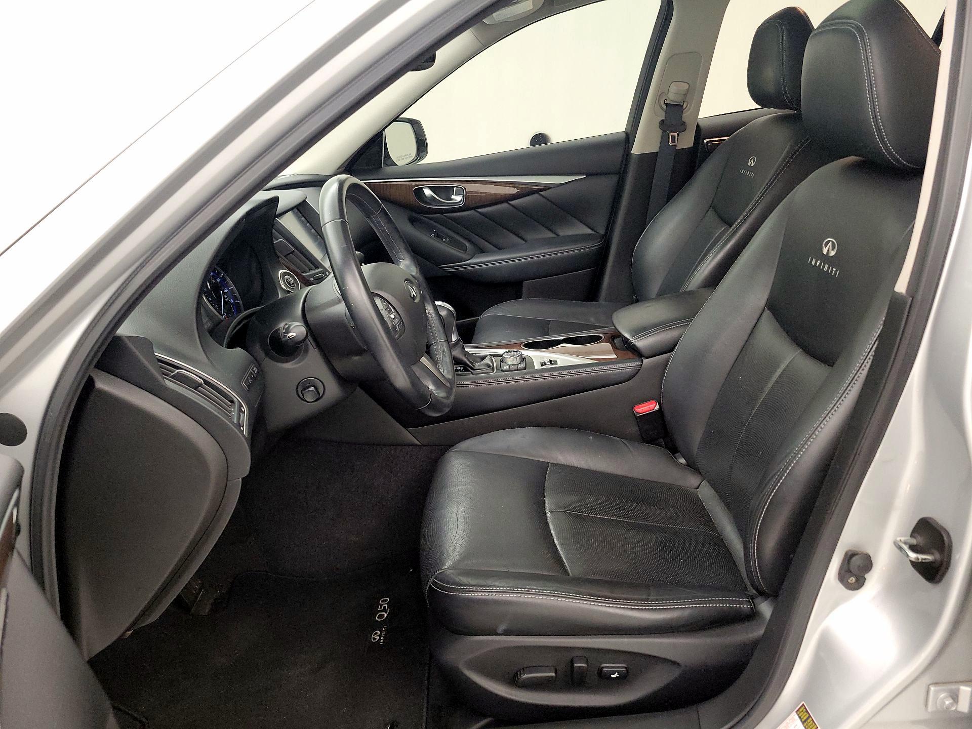 Thumbnail: 2014 INFINITI Q50 - 11