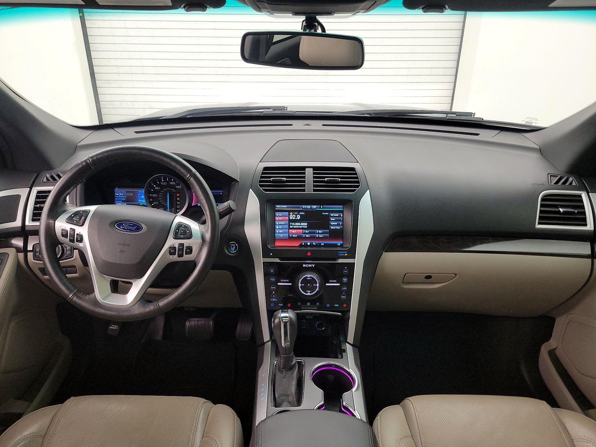 Thumbnail: 2015 Ford Explorer - 9