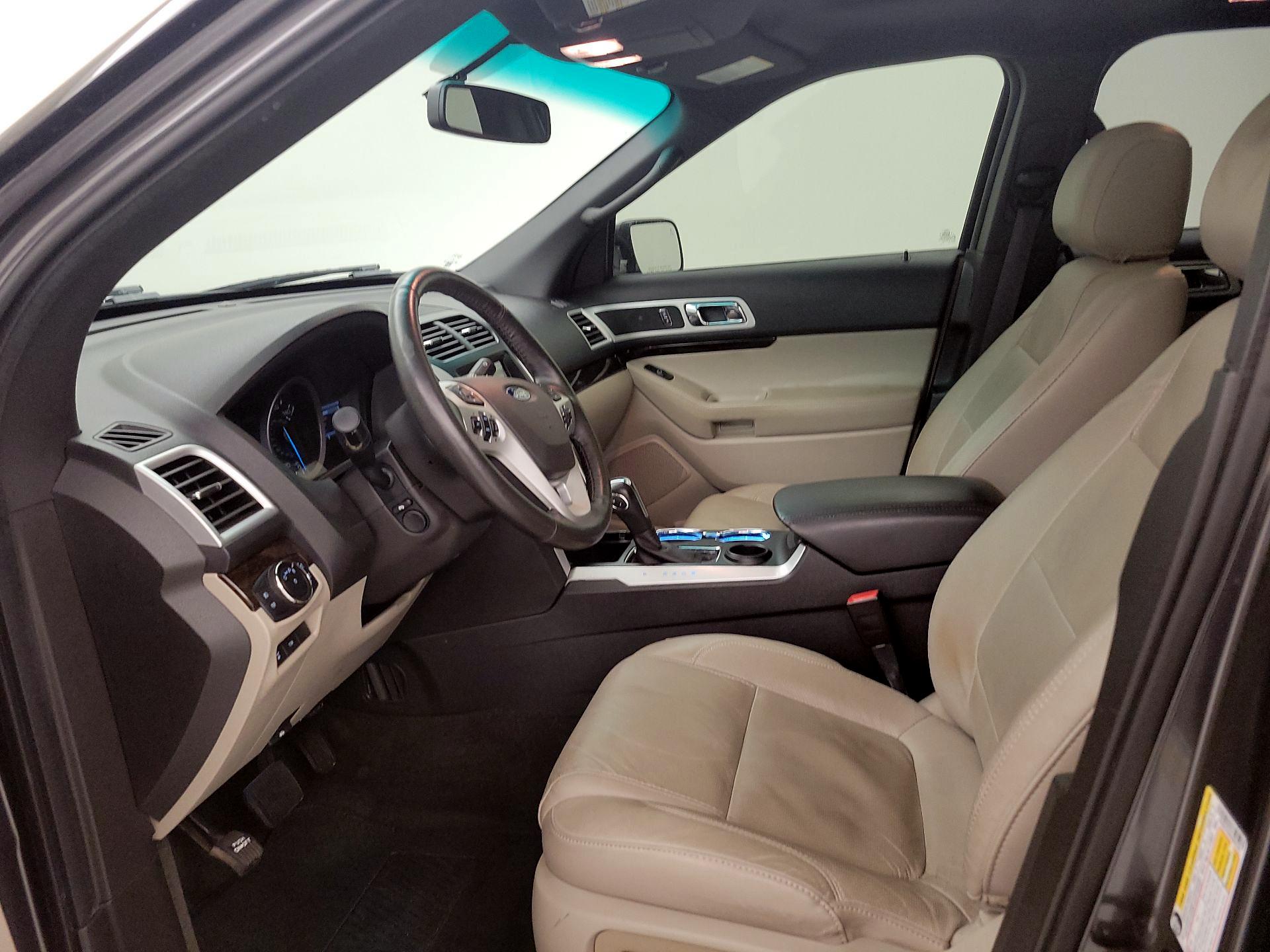 Thumbnail: 2015 Ford Explorer - 11