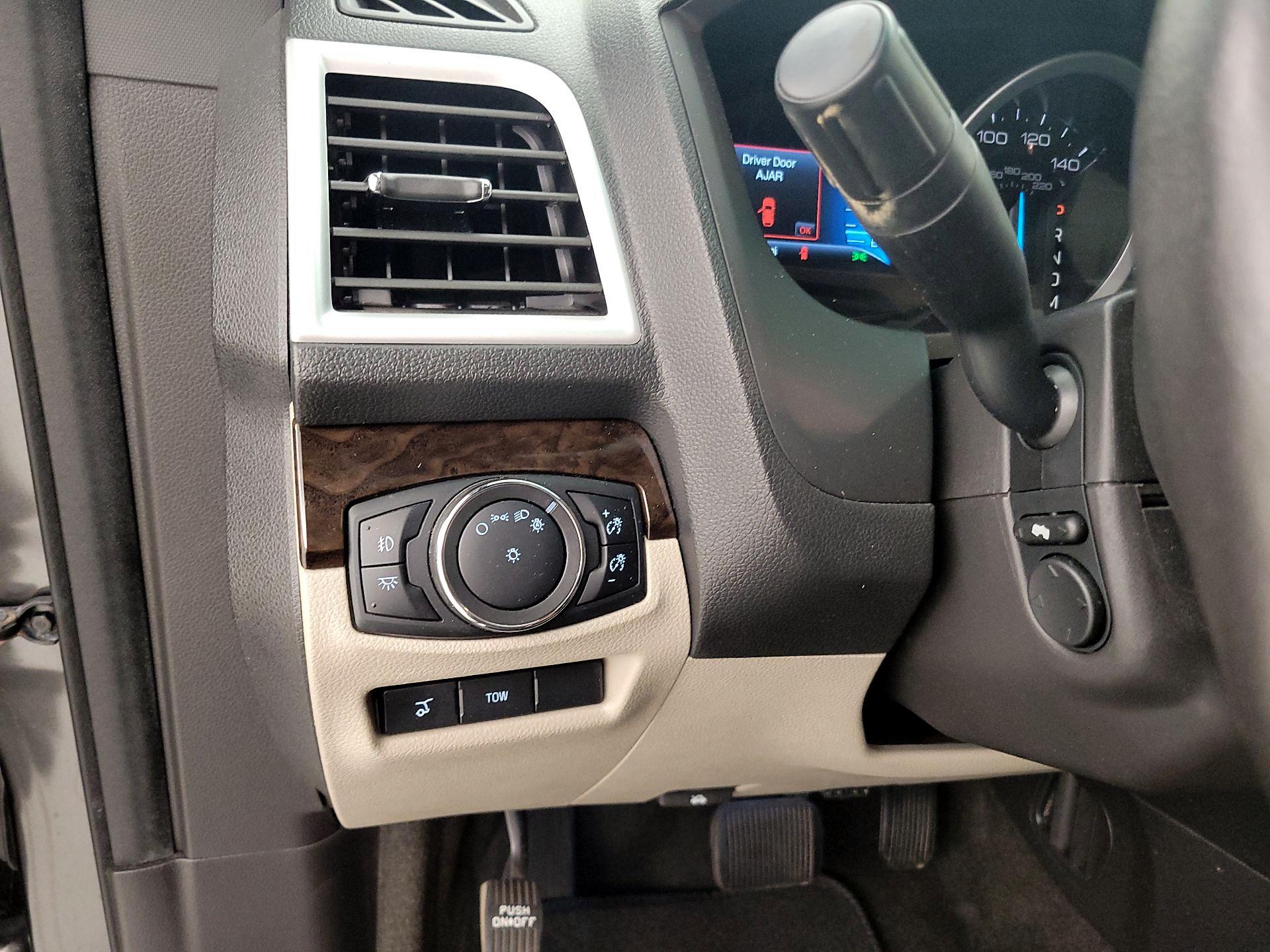 Thumbnail: 2015 Ford Explorer - 13