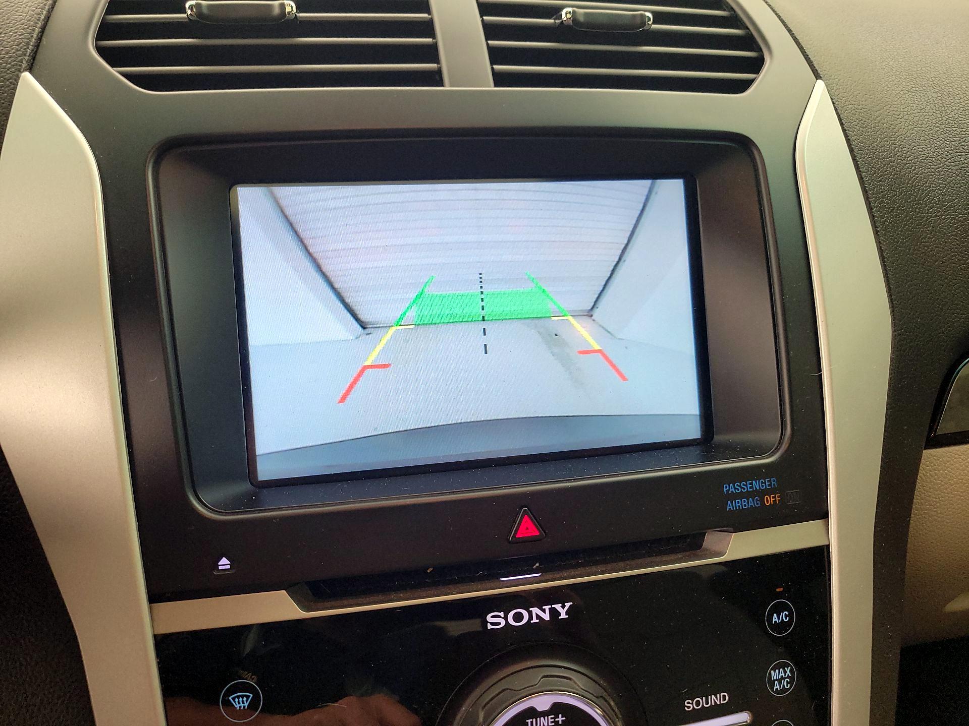 Thumbnail: 2015 Ford Explorer - 14