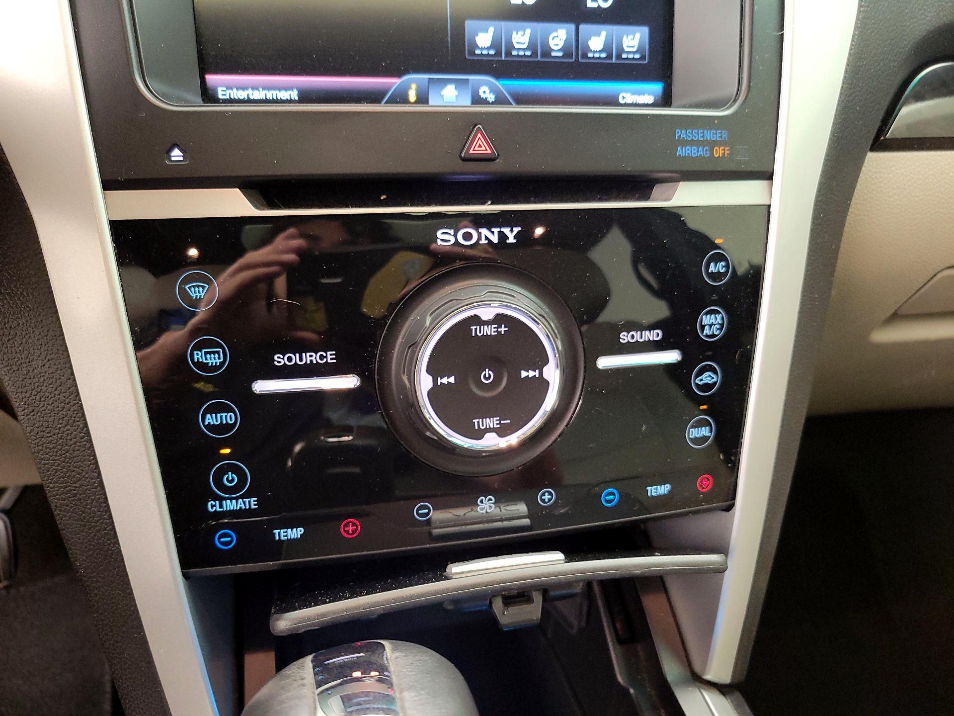 Thumbnail: 2015 Ford Explorer - 16