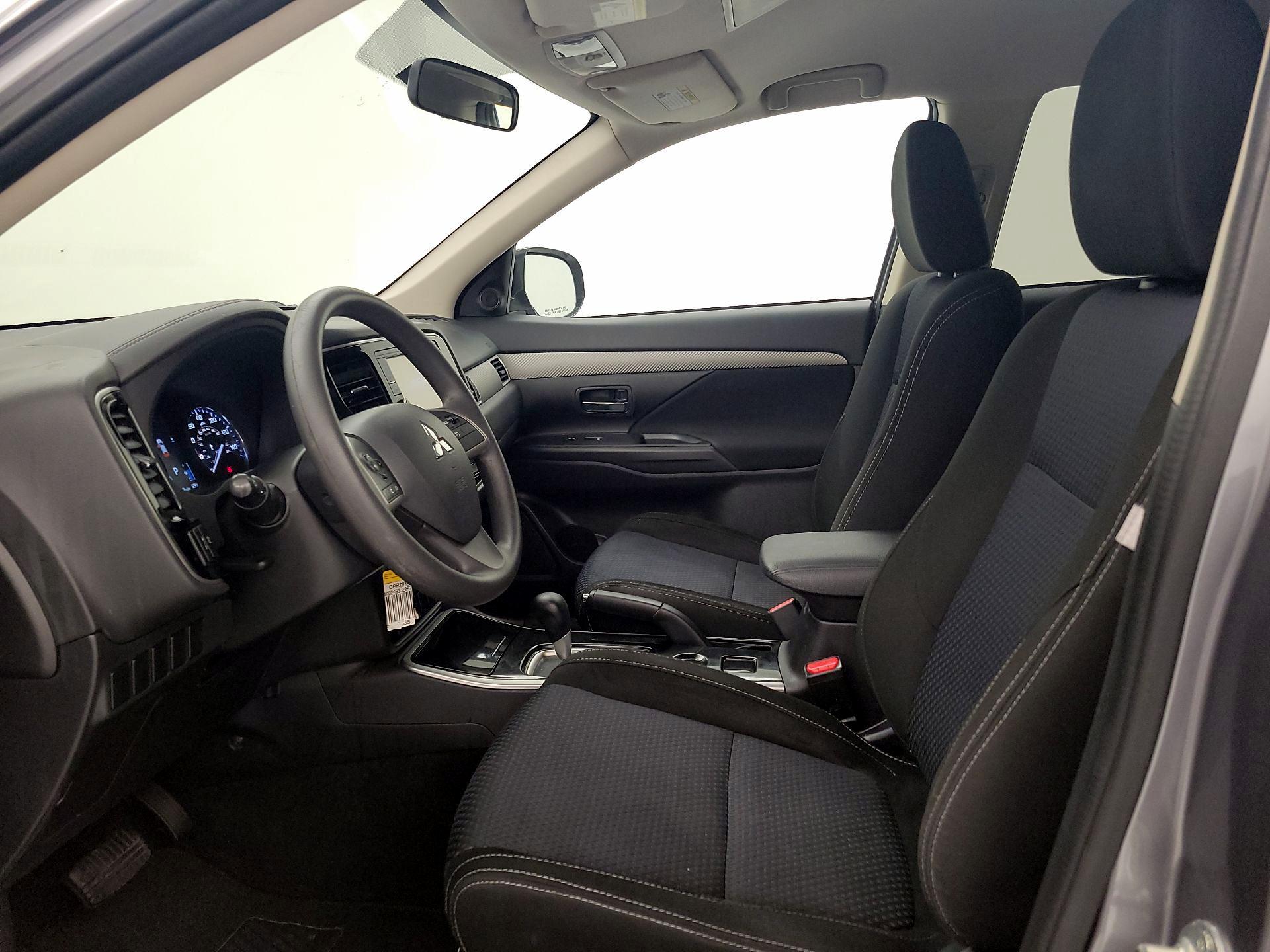 Thumbnail: 2018 Mitsubishi Outlander - 11