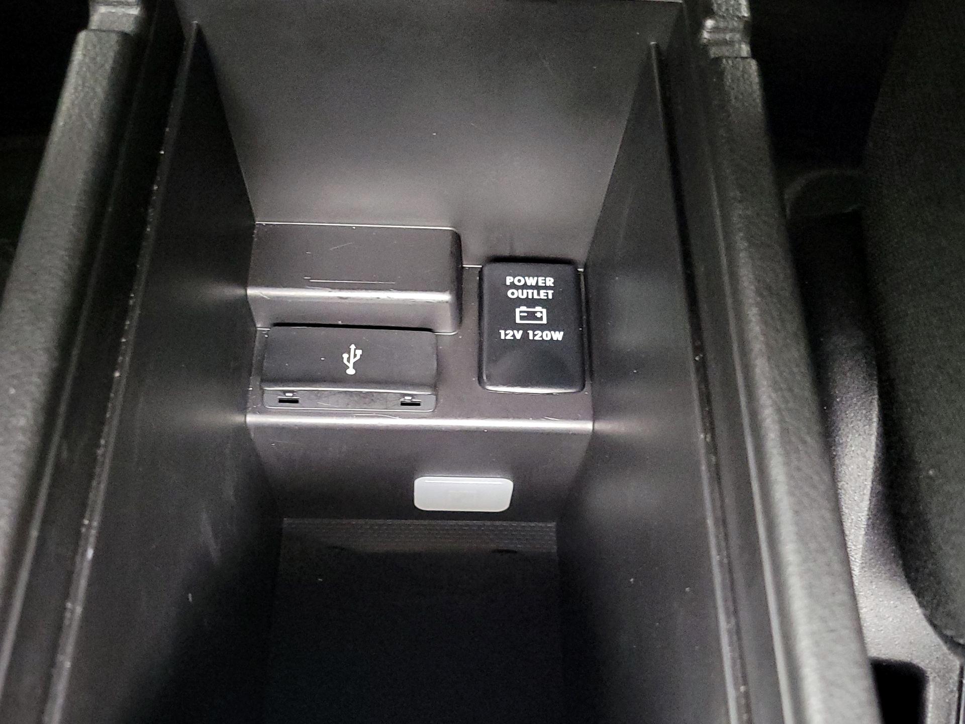 Thumbnail: 2018 Mitsubishi Outlander - 18