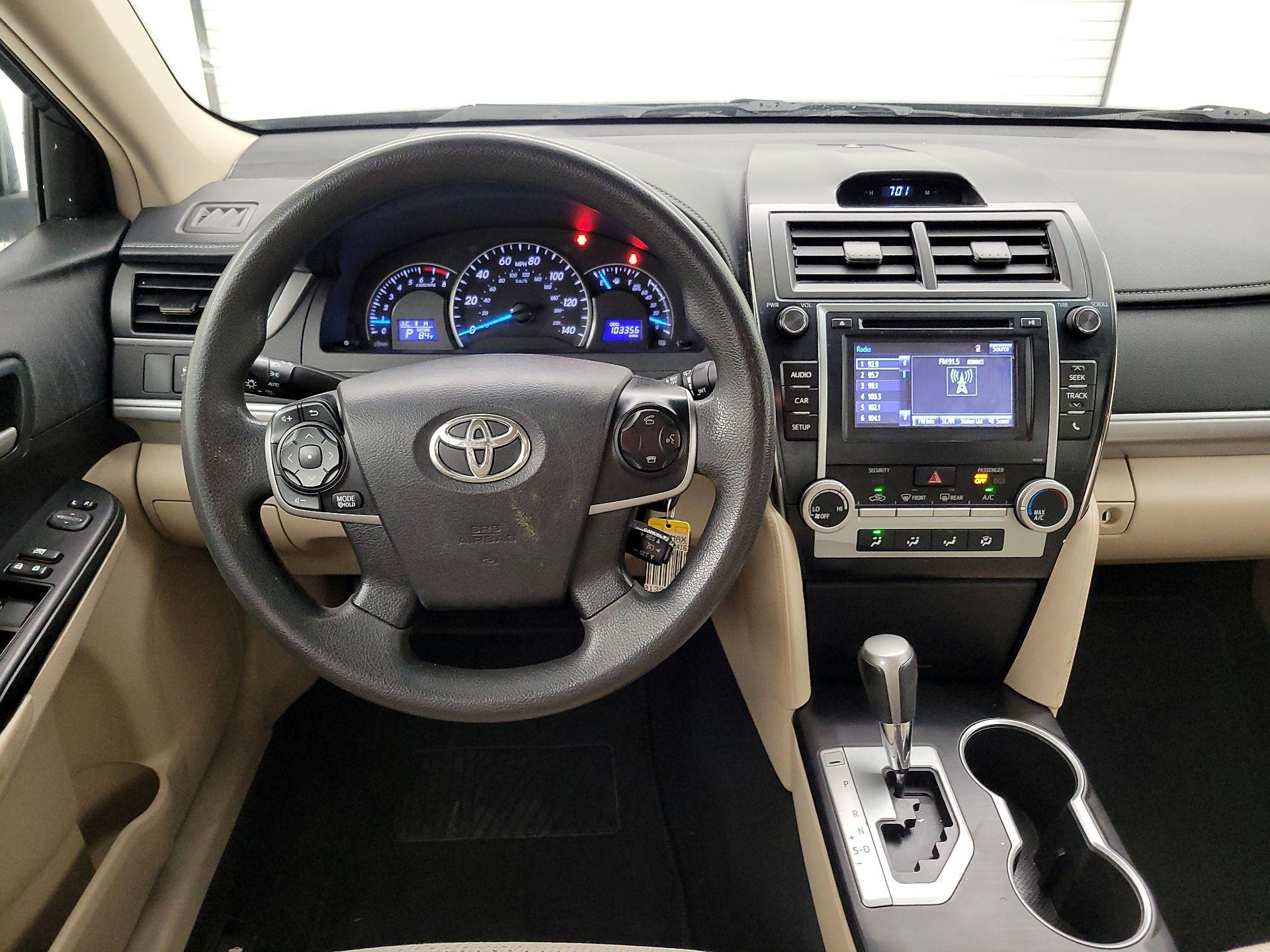 Thumbnail: 2014 Toyota Camry - 10