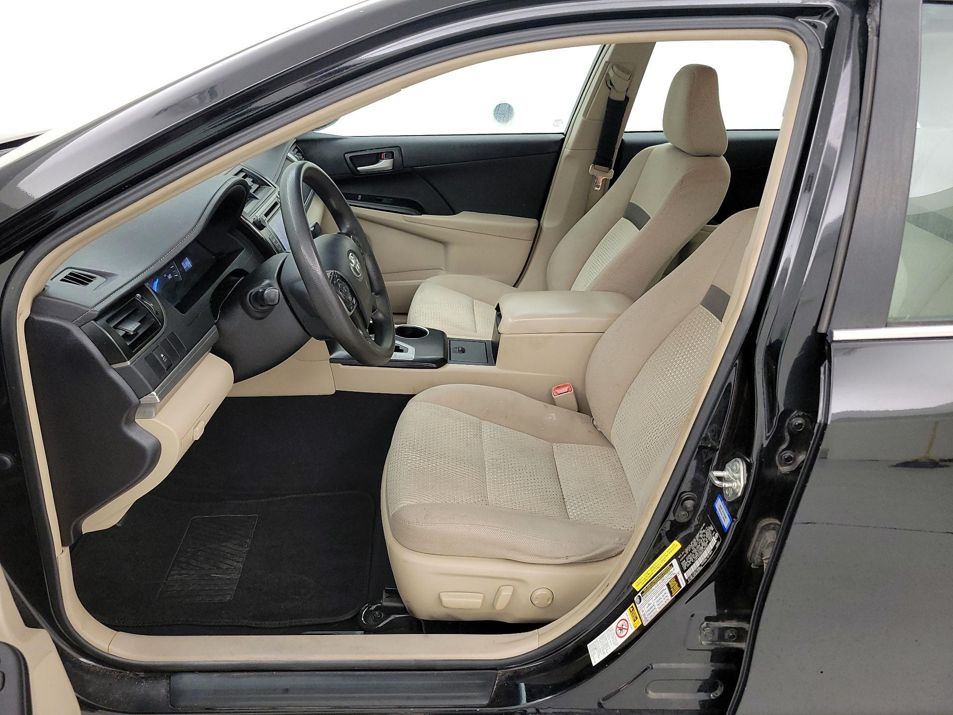 Thumbnail: 2014 Toyota Camry - 11