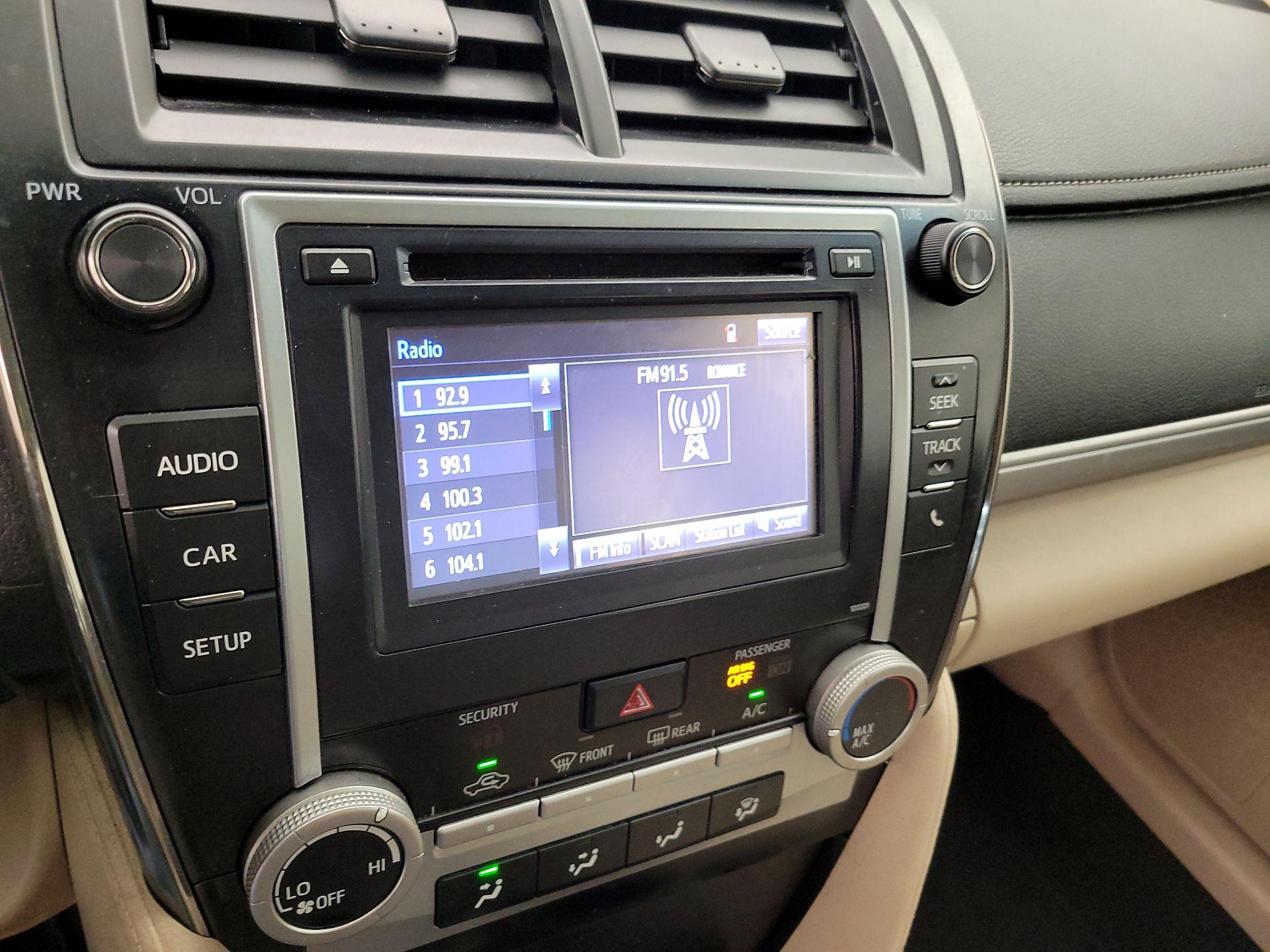 Thumbnail: 2014 Toyota Camry - 14