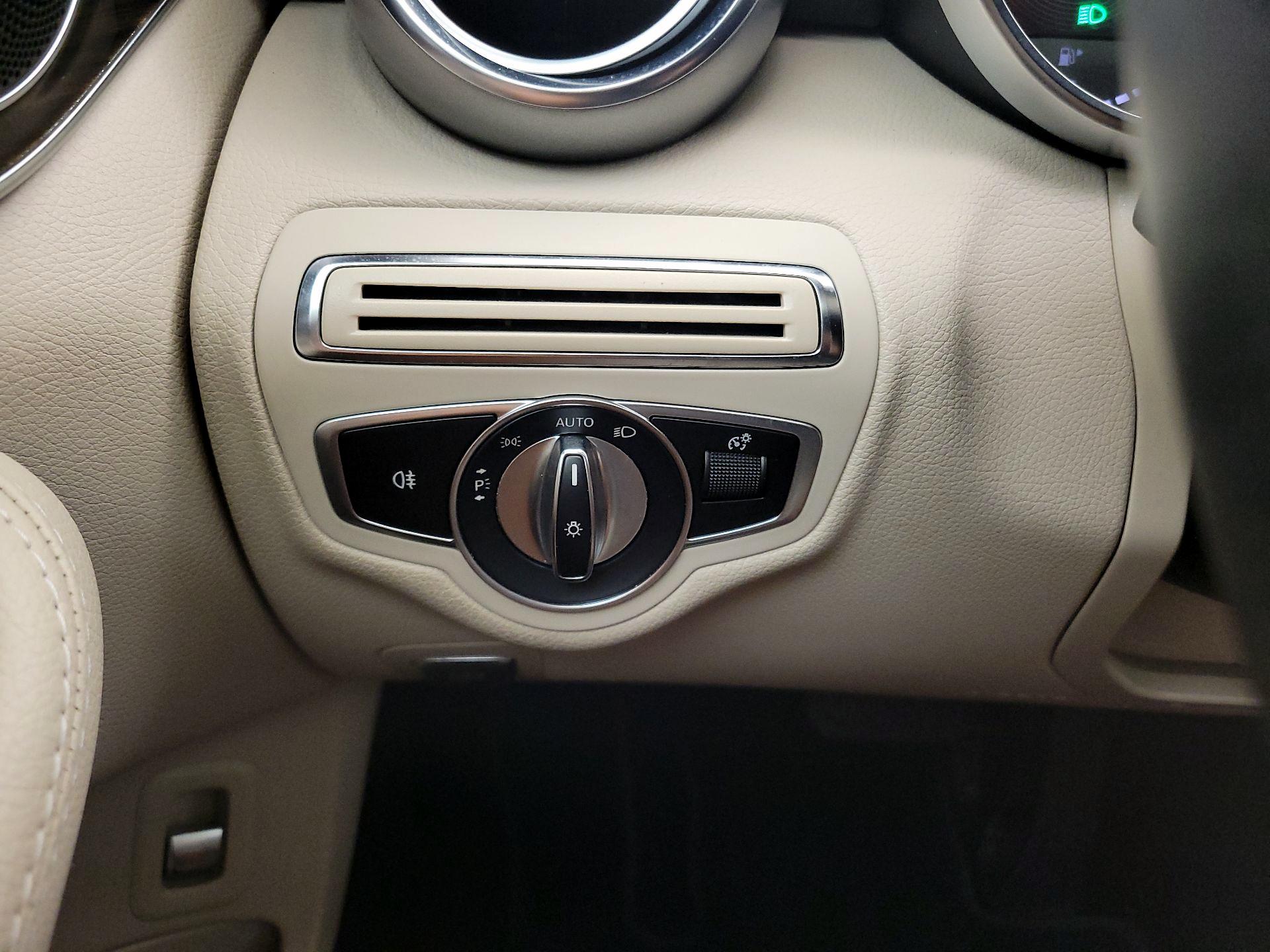 Thumbnail: 2019 Mercedes-Benz C-Class - 13