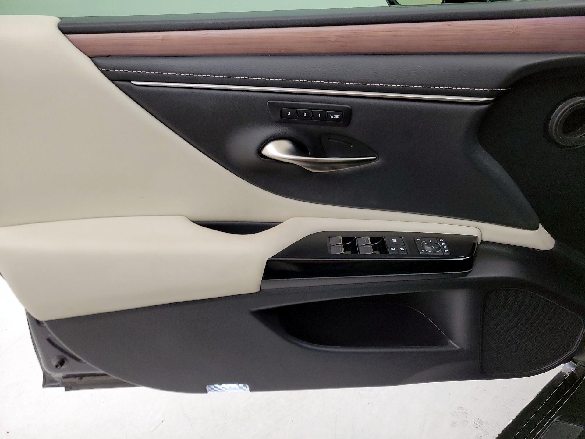 Thumbnail: 2024 Lexus ES - 12