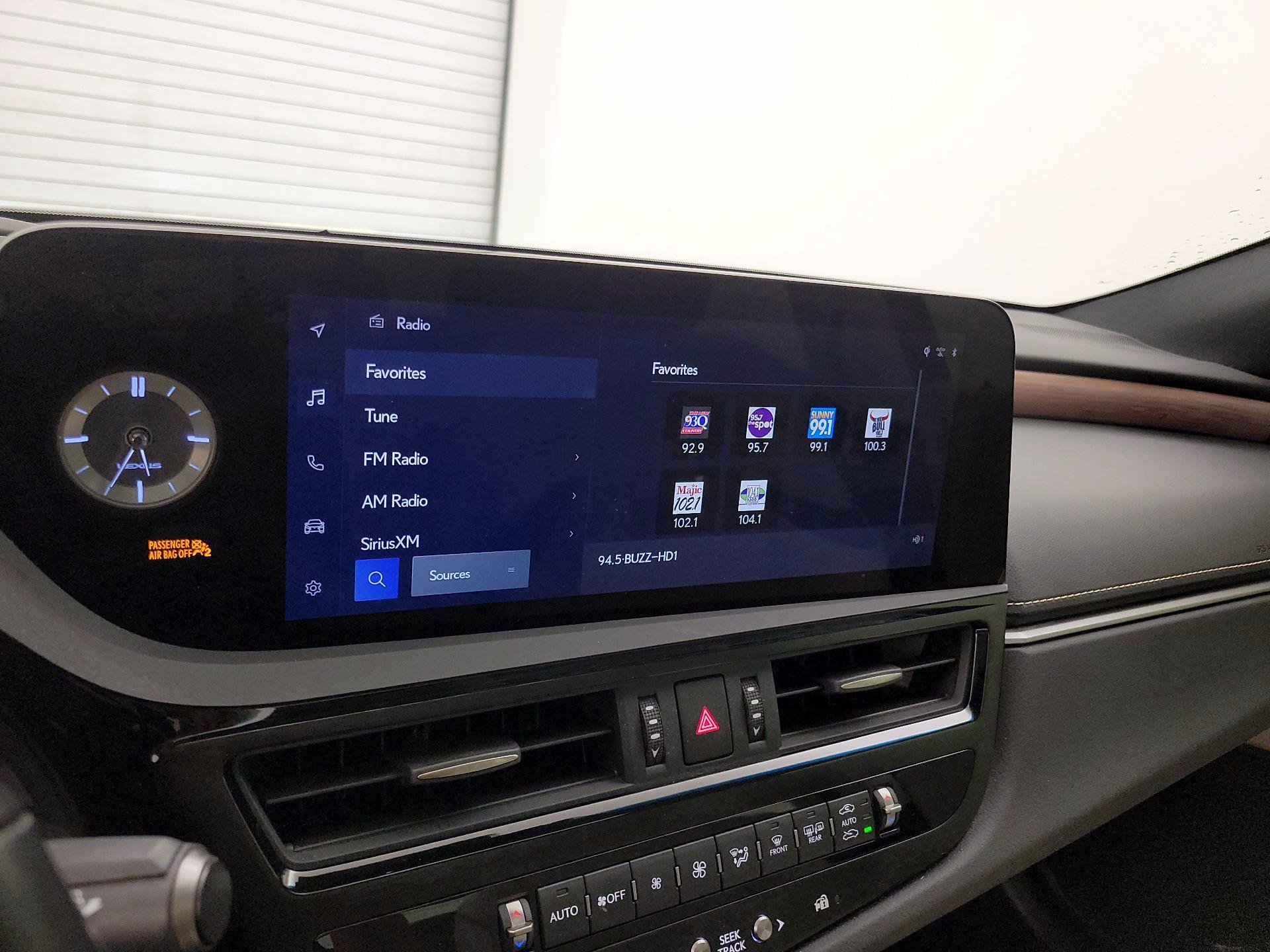 Thumbnail: 2024 Lexus ES - 15