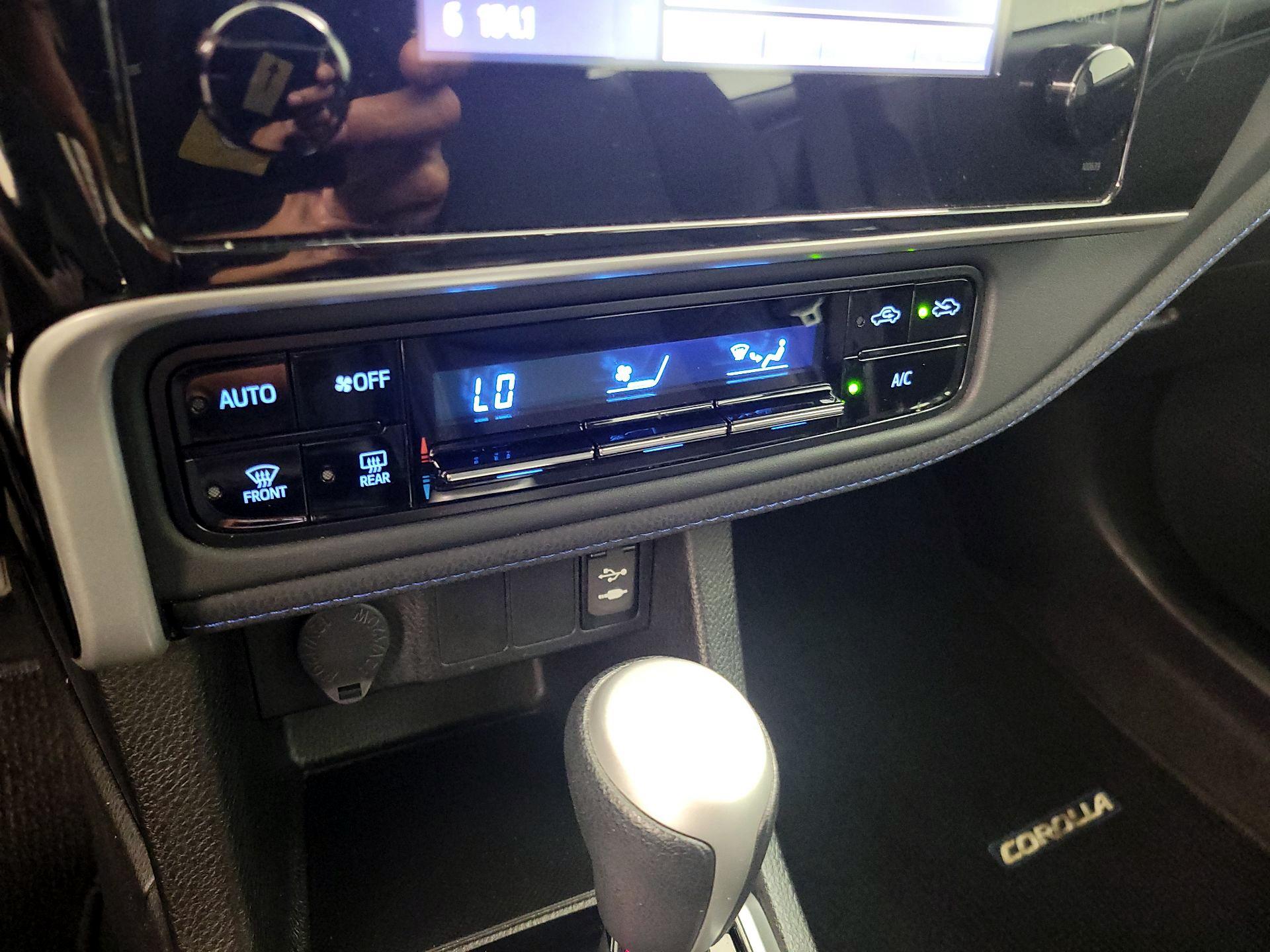 Thumbnail: 2018 Toyota Corolla - 16