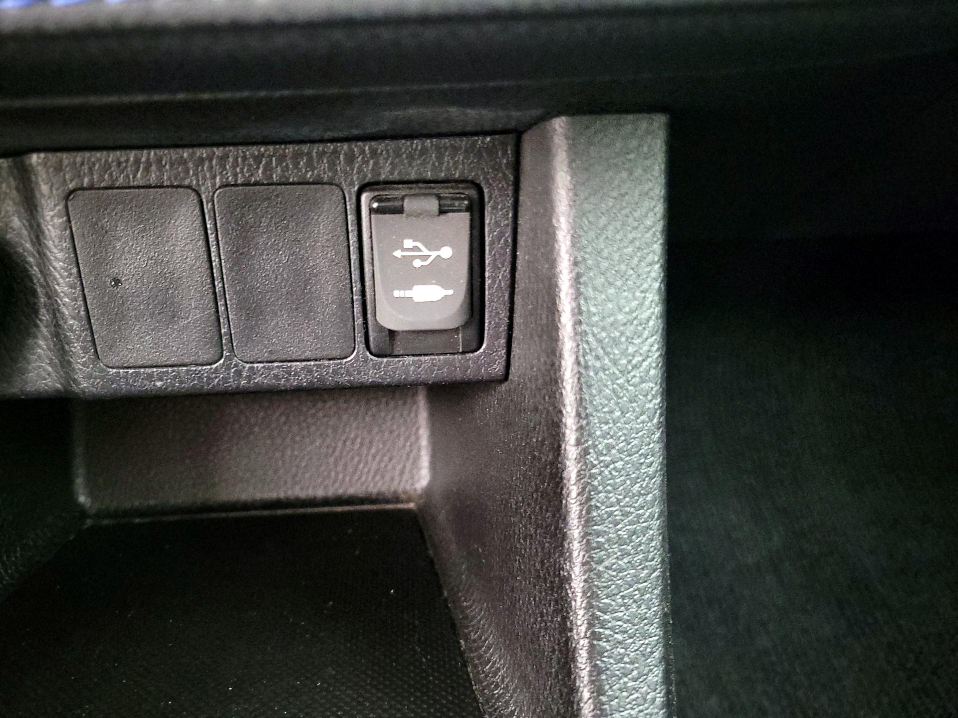 Thumbnail: 2018 Toyota Corolla - 18