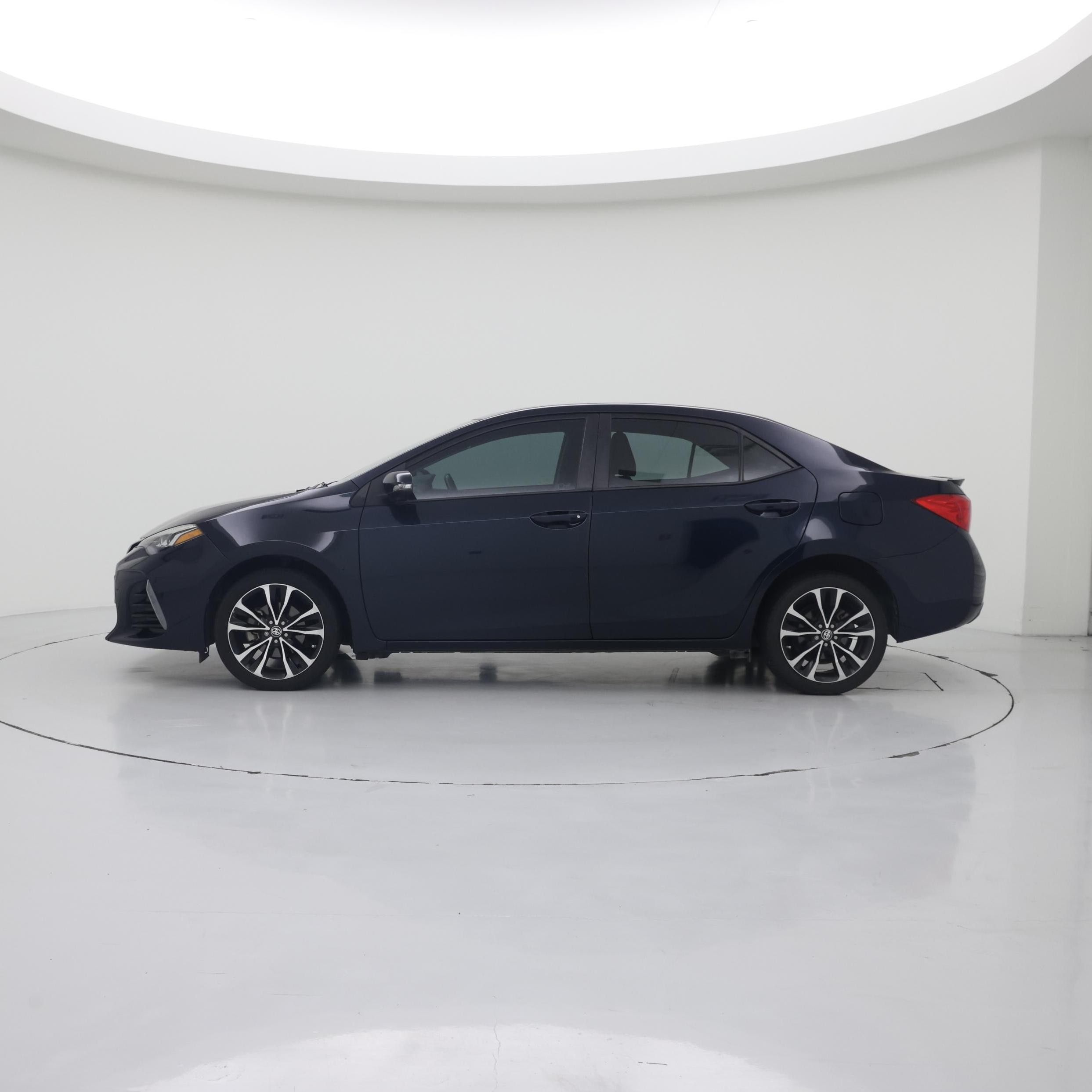 Thumbnail: 2018 Toyota Corolla - 3