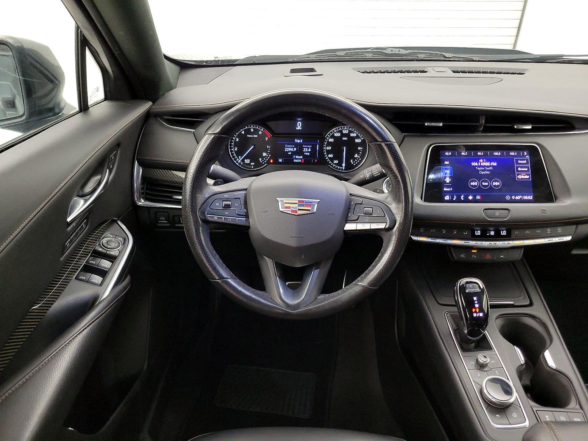 Thumbnail: 2020 Cadillac XT4 - 10