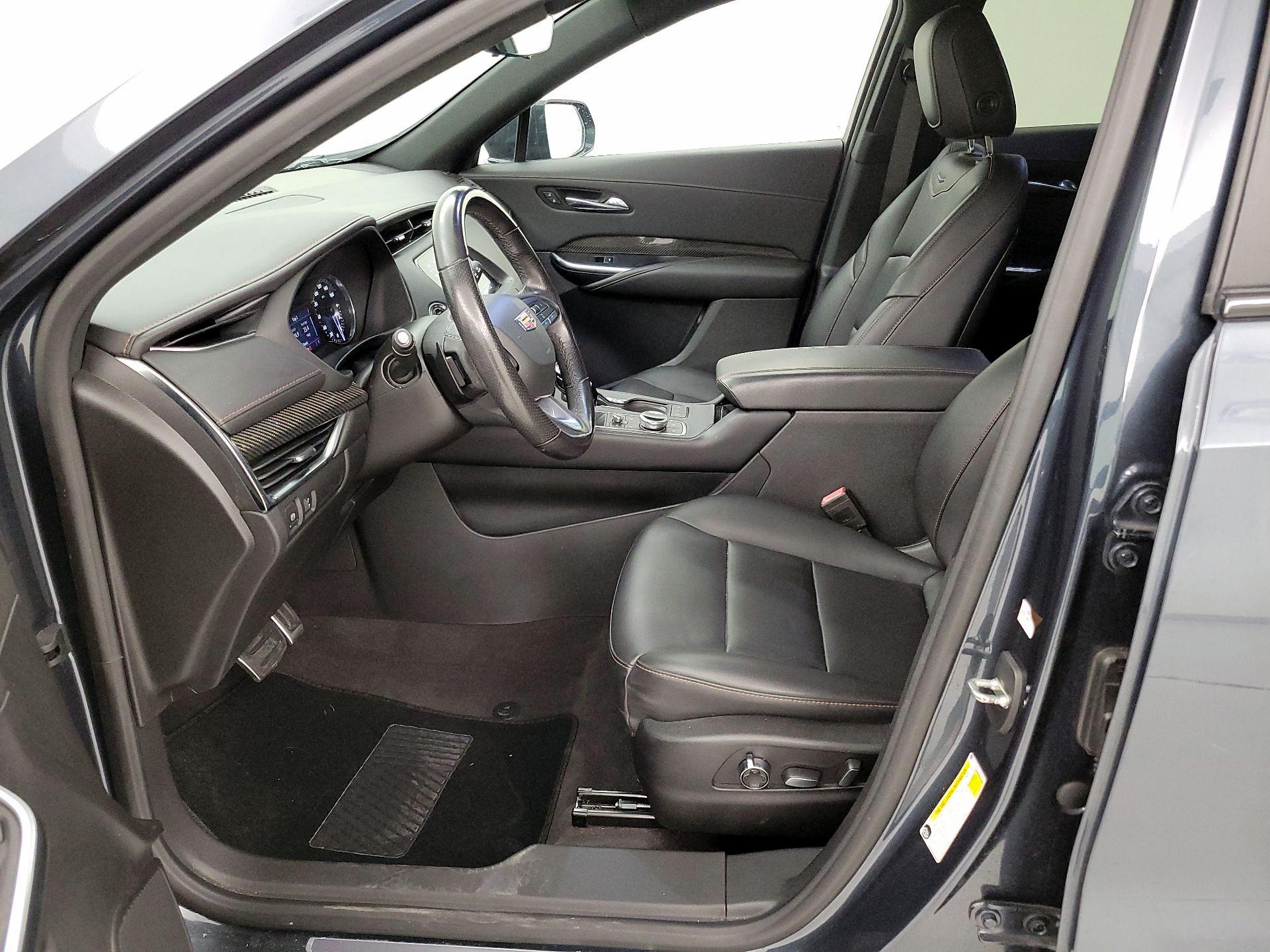 Thumbnail: 2020 Cadillac XT4 - 11