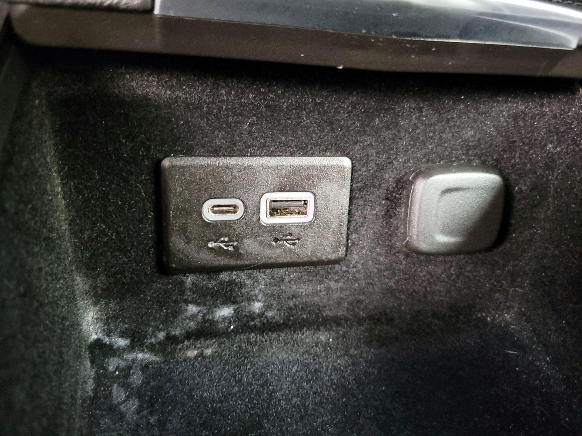 Thumbnail: 2020 Cadillac XT4 - 18