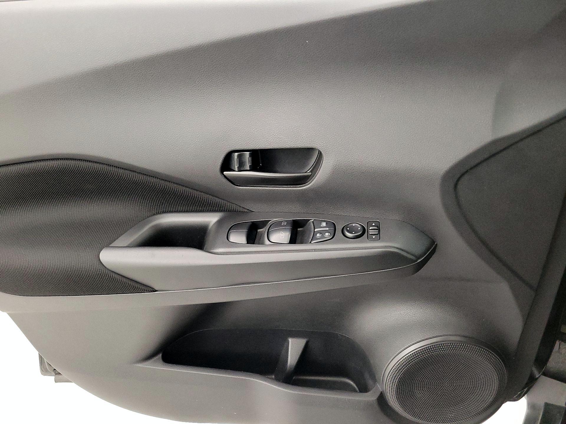 Thumbnail: 2021 Nissan Kicks - 12
