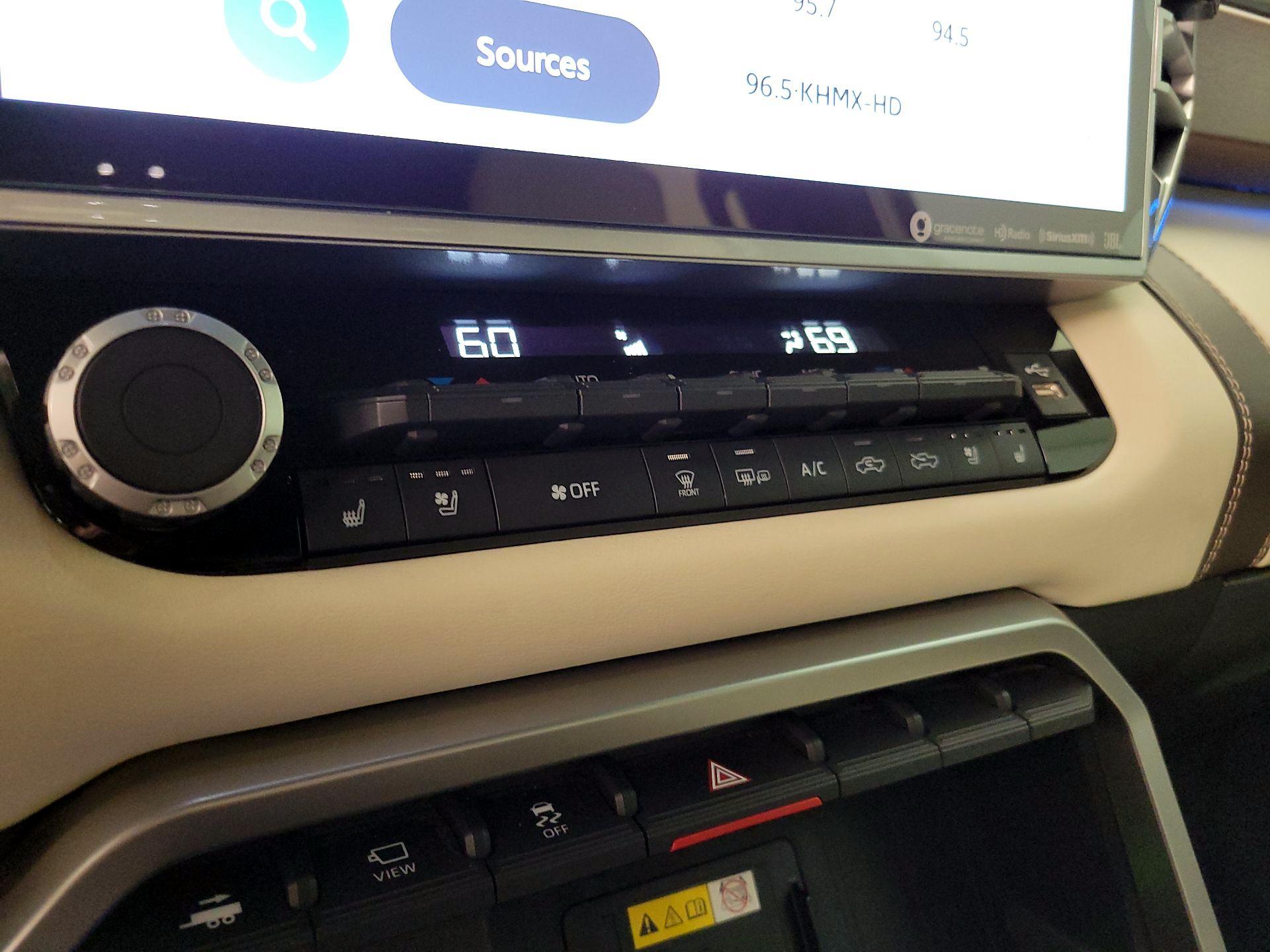 Thumbnail: 2022 Toyota Tundra - 16