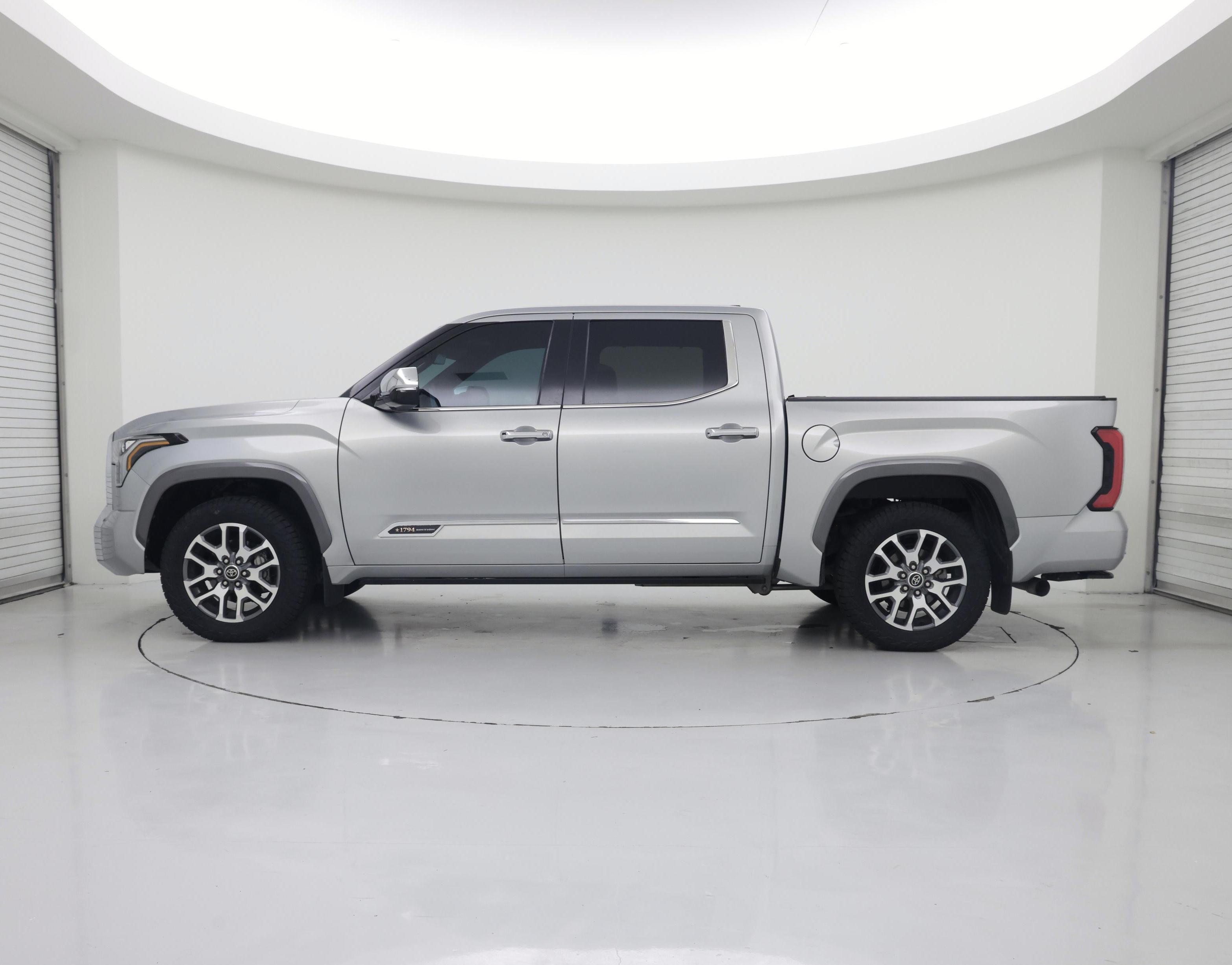 Thumbnail: 2022 Toyota Tundra - 3