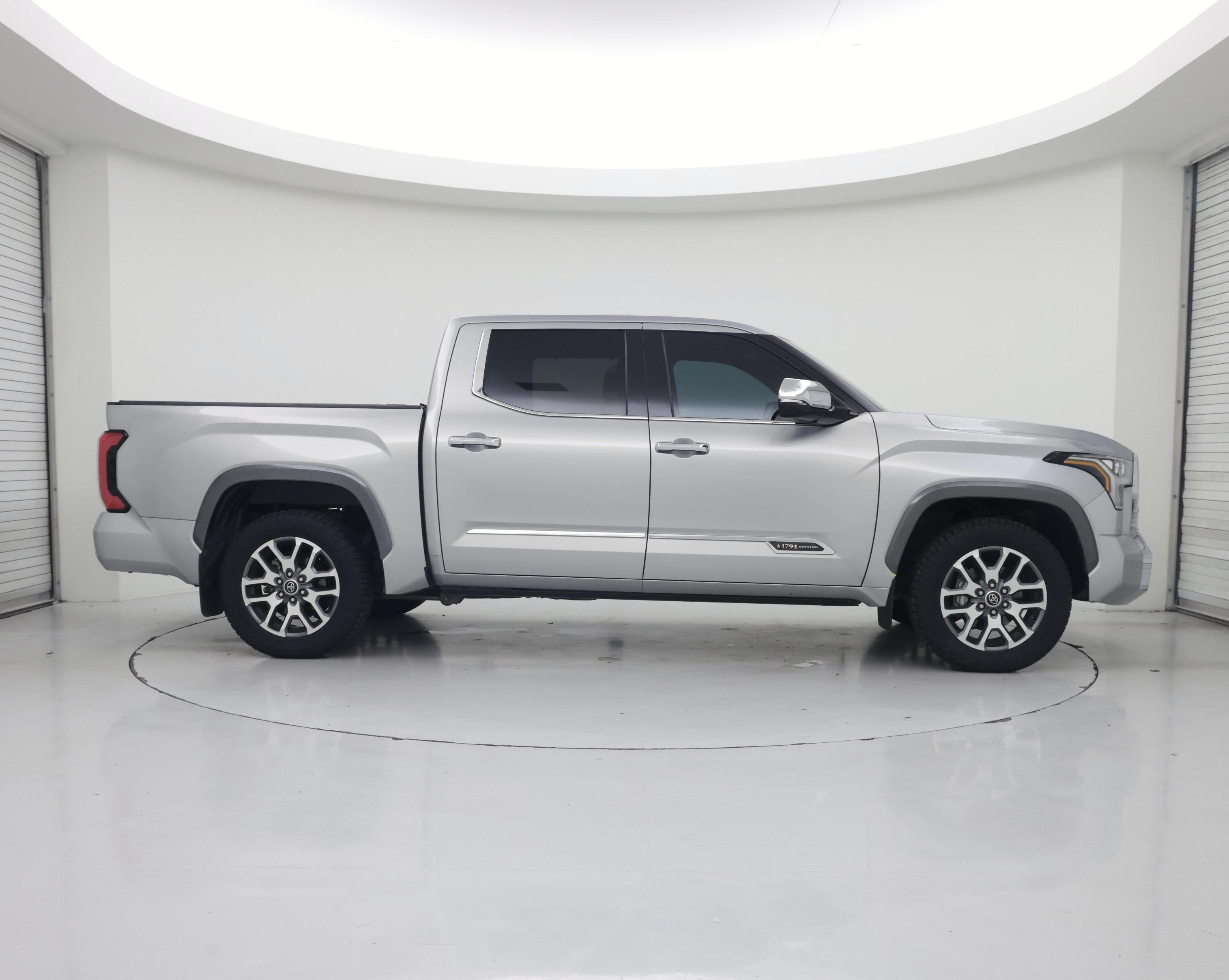 Thumbnail: 2022 Toyota Tundra - 7