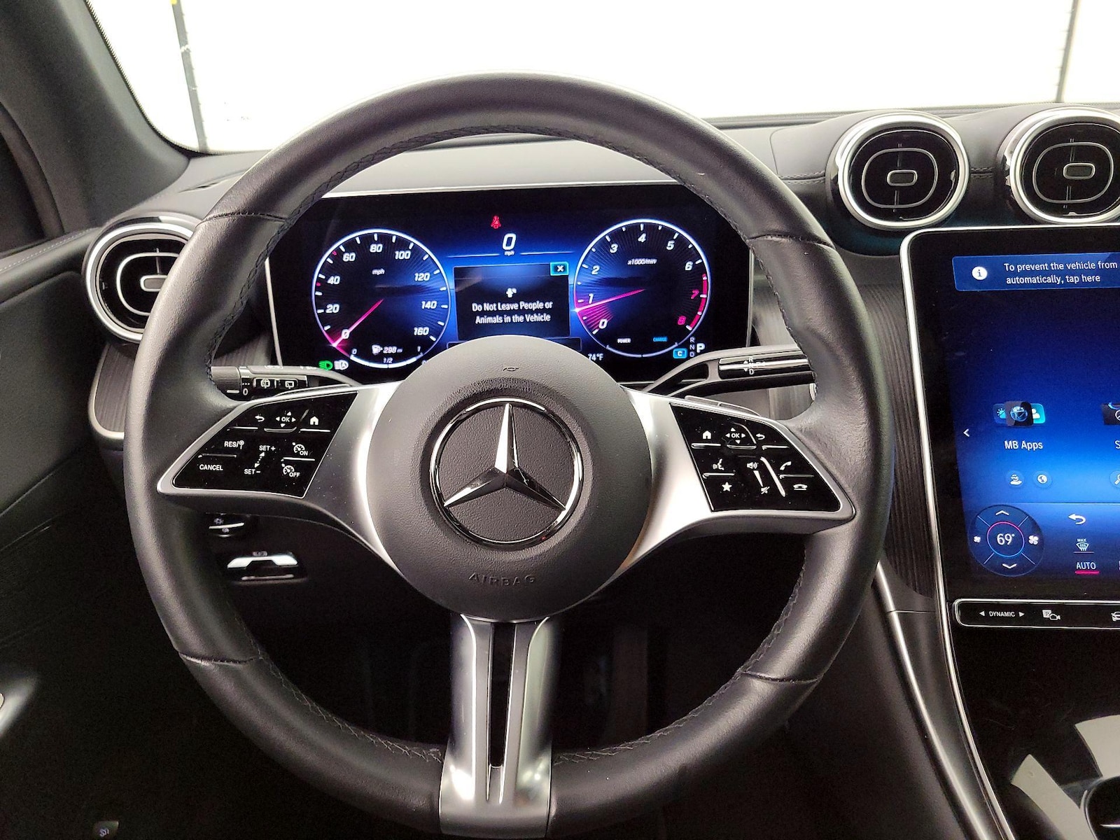 2024 Mercedes-Benz GLC GLC300 - Photo 11