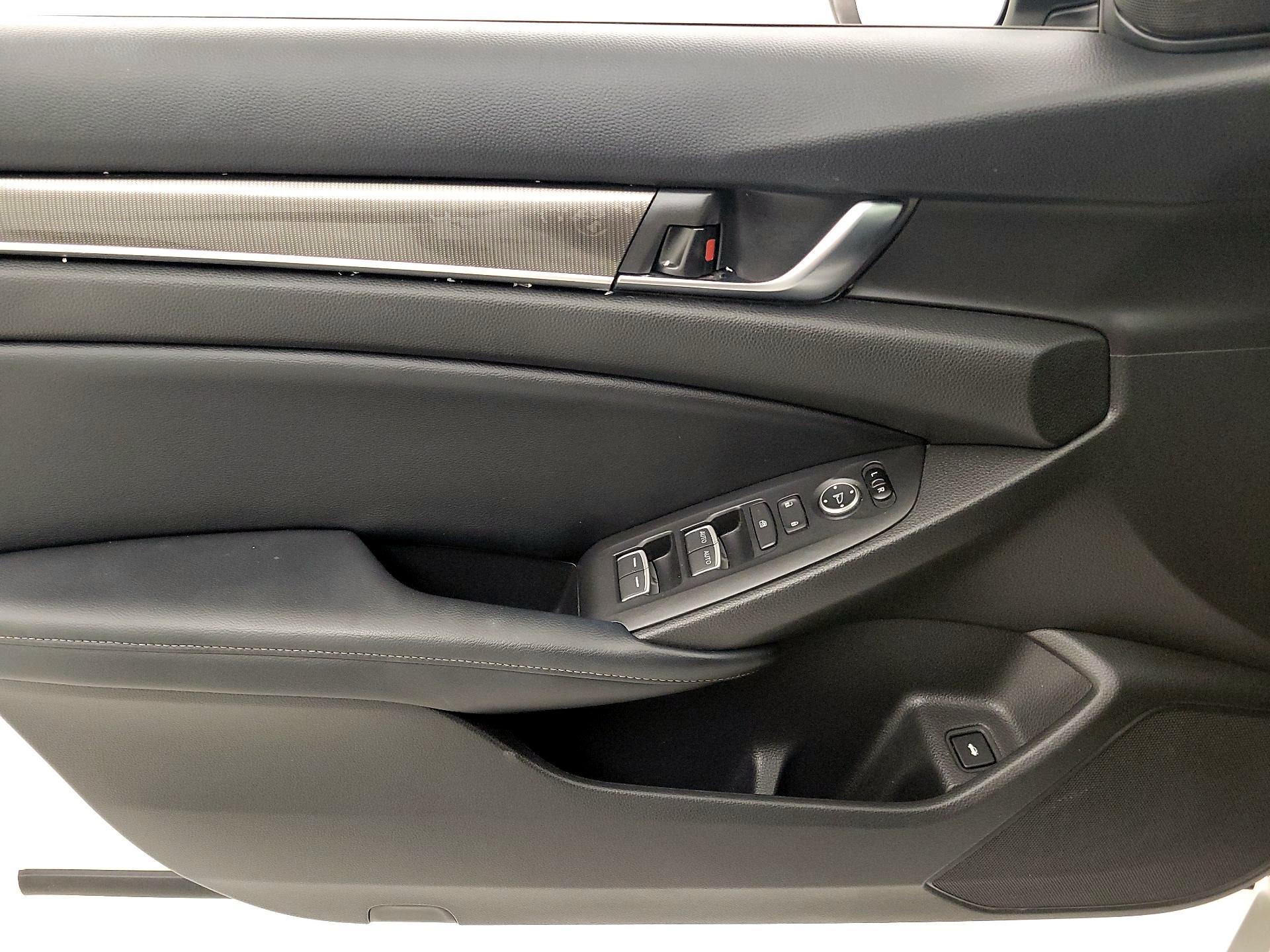 Thumbnail: 2018 Honda Accord - 12