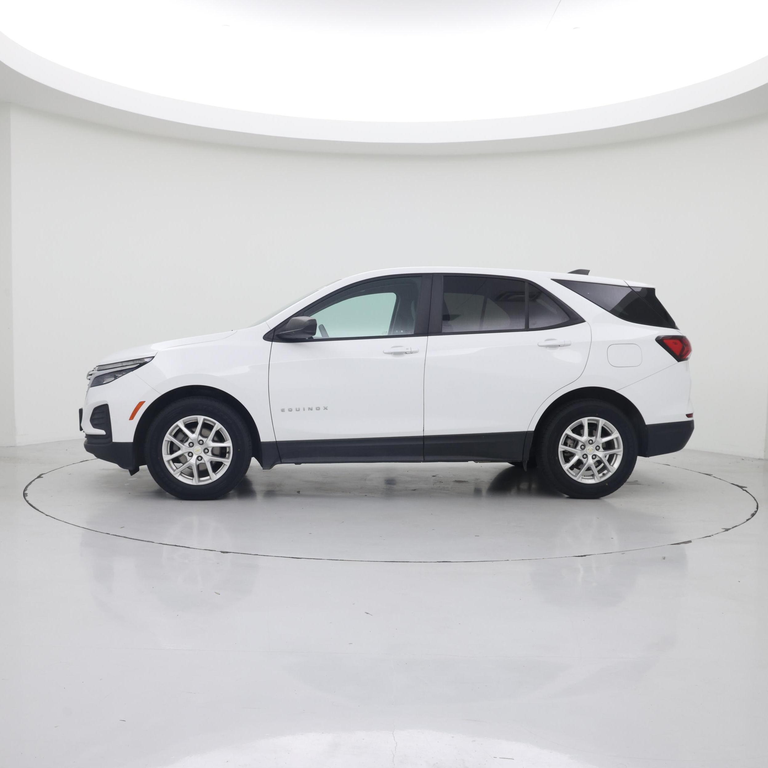 Thumbnail: 2022 Chevrolet Equinox - 3