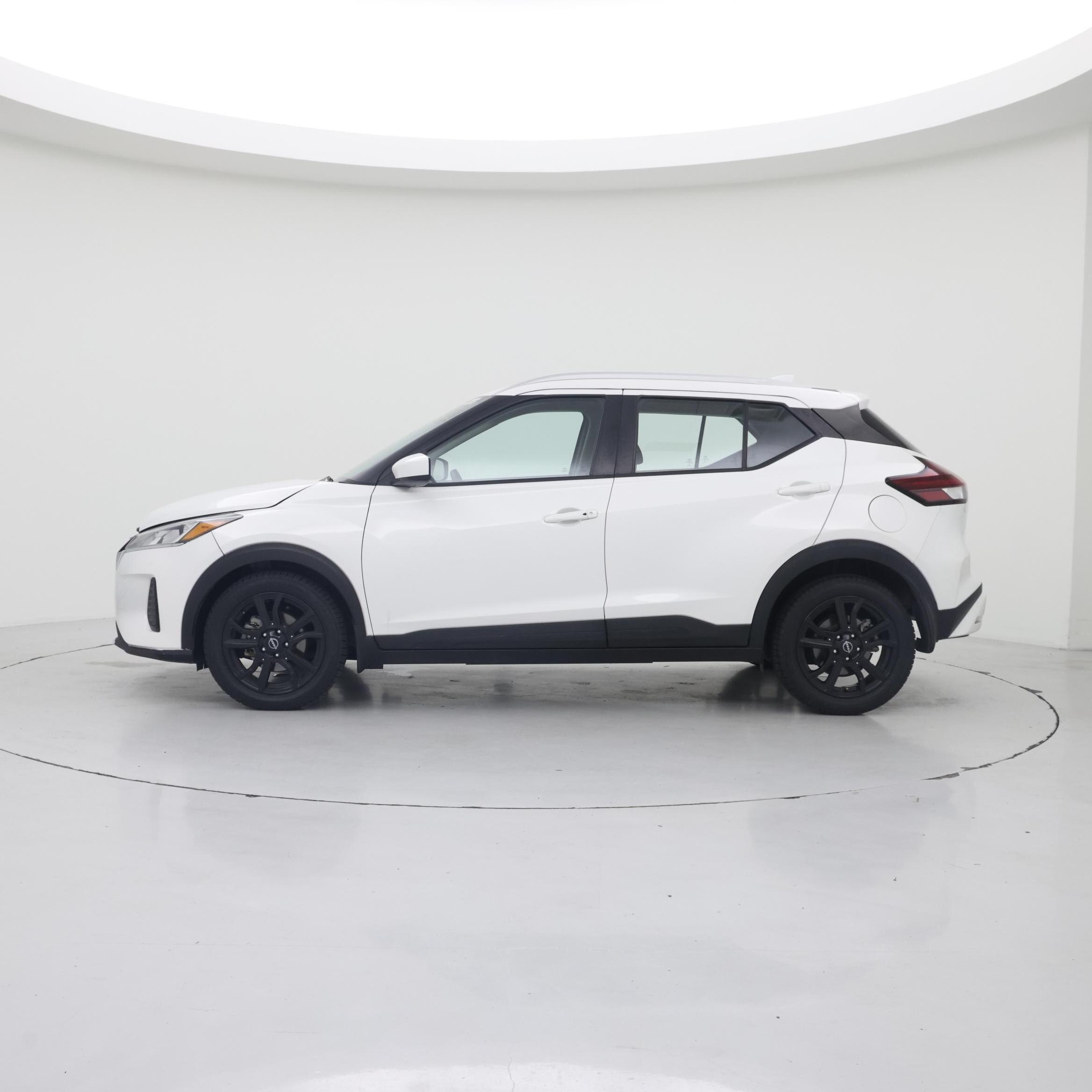 Thumbnail: 2023 Nissan Kicks - 3
