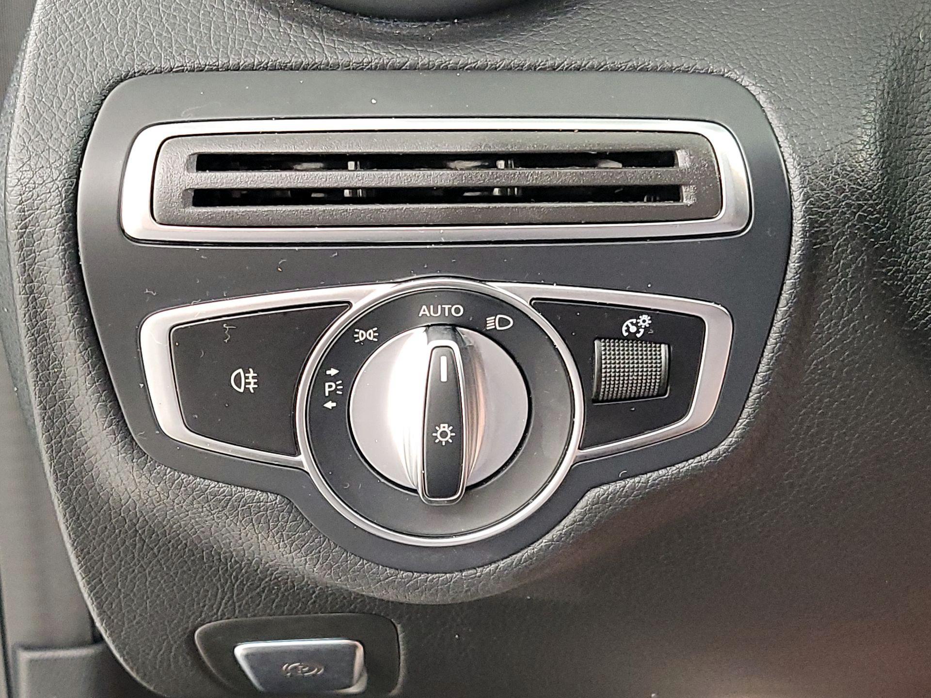 Thumbnail: 2021 Mercedes-Benz C-Class - 13