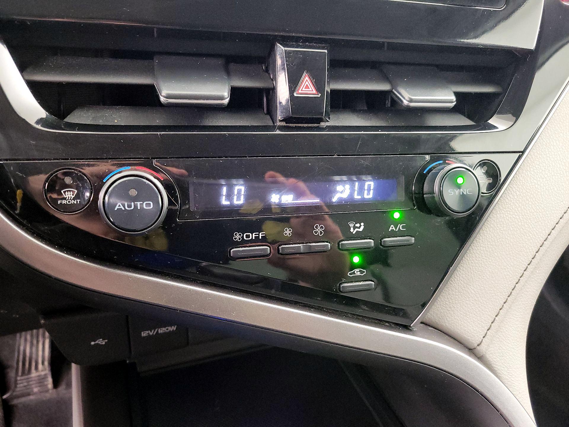 Thumbnail: 2022 Toyota Camry - 16