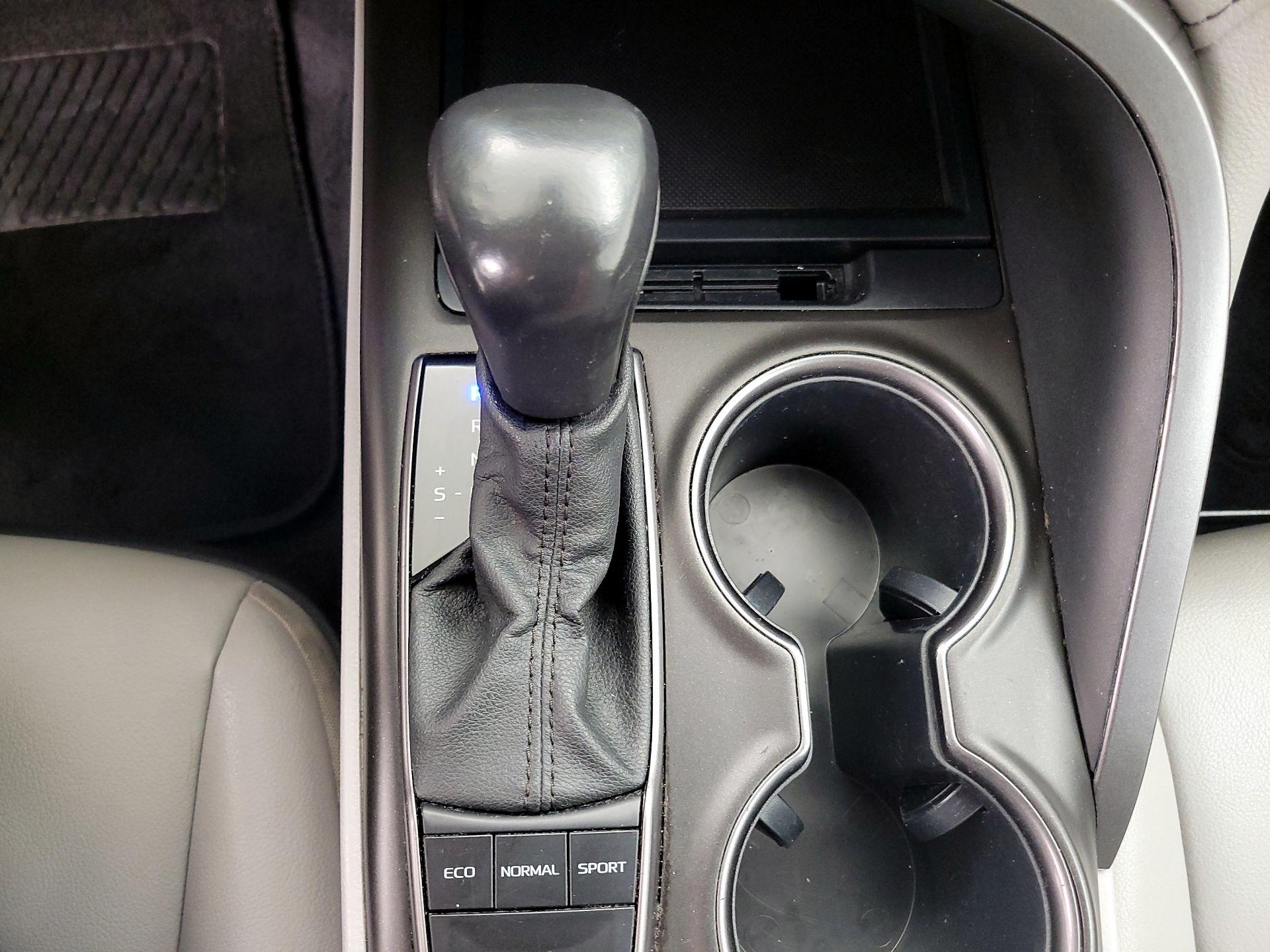 Thumbnail: 2022 Toyota Camry - 17