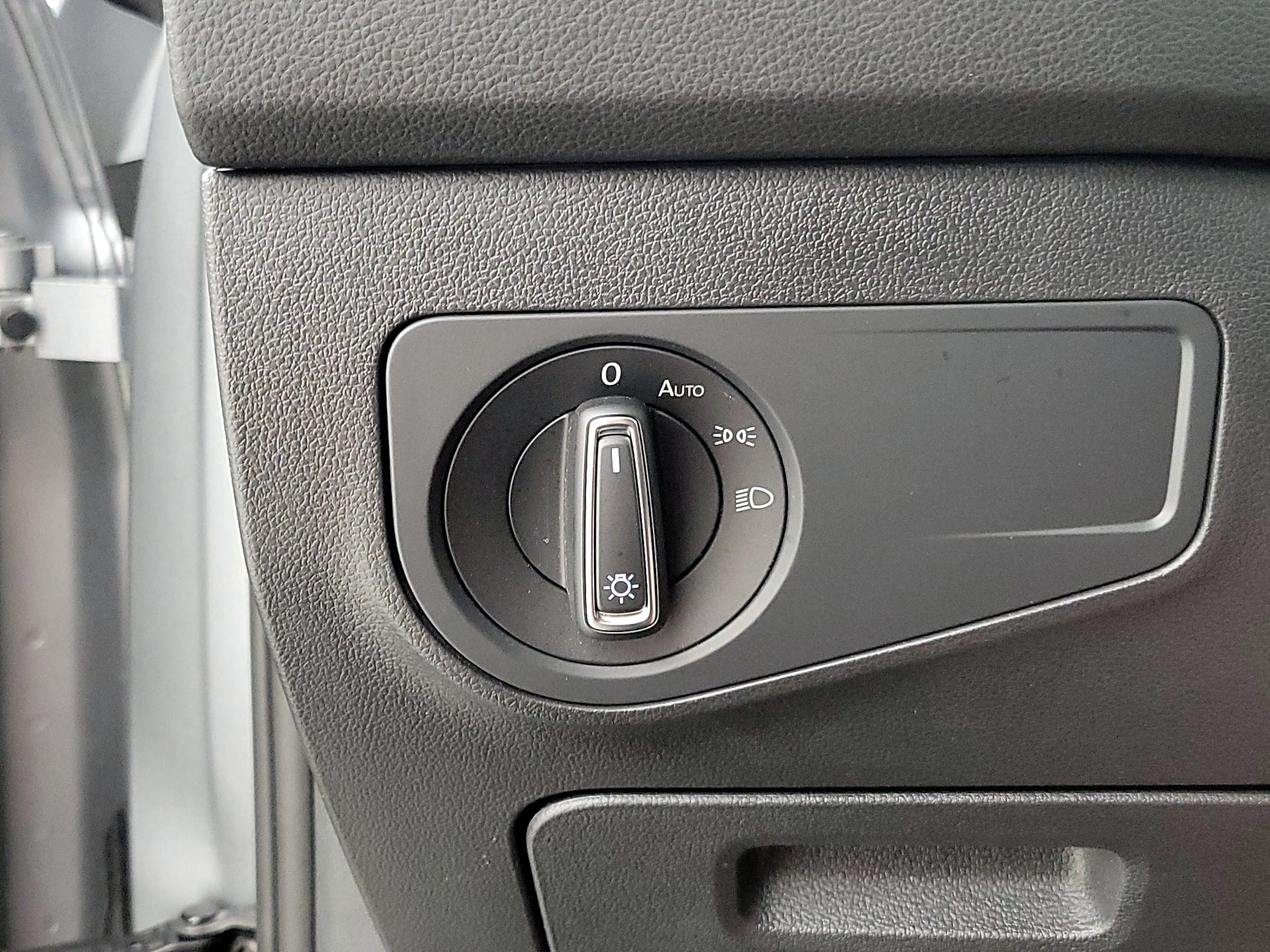 Thumbnail: 2022 Volkswagen Tiguan - 13