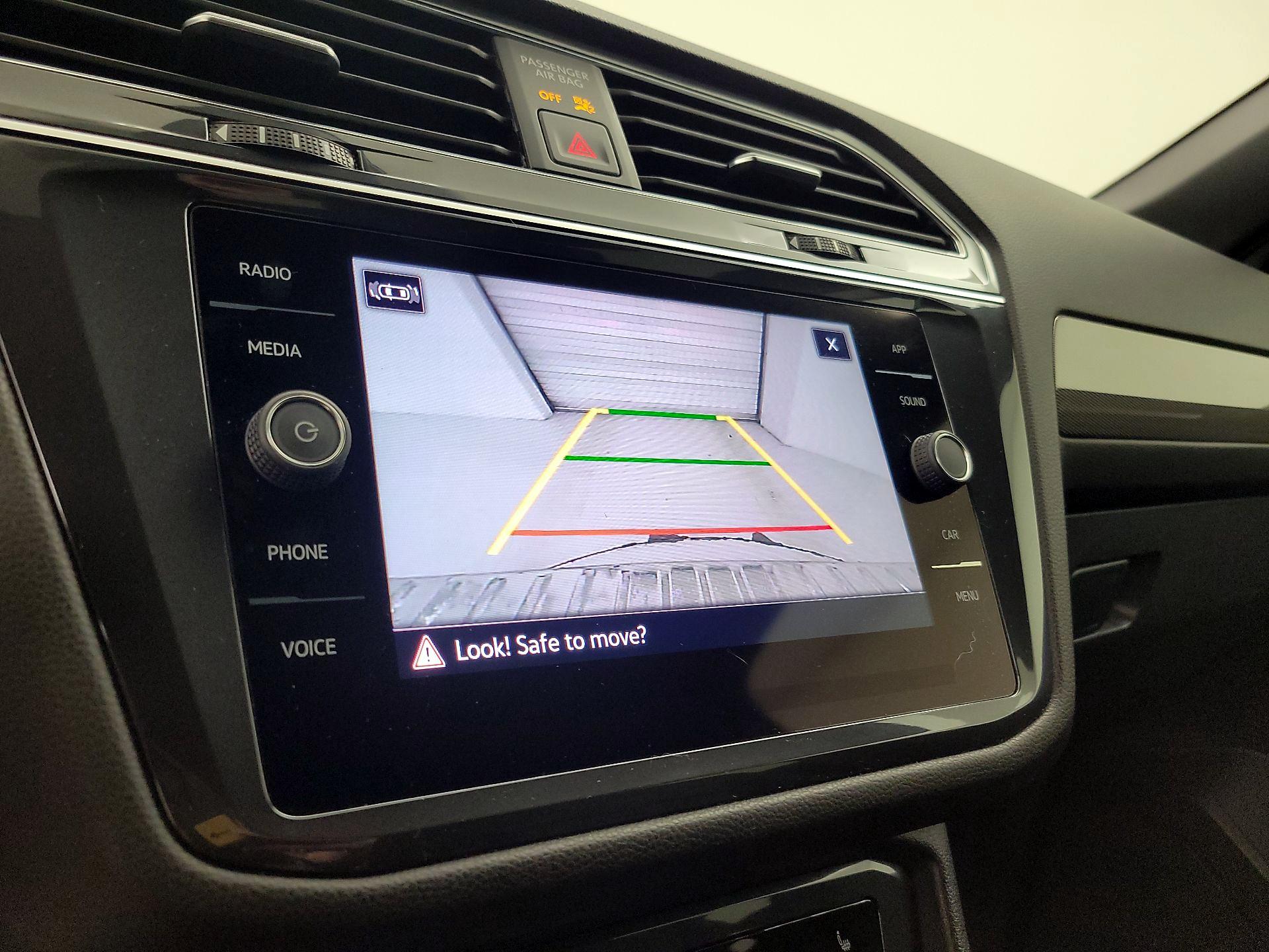 Thumbnail: 2022 Volkswagen Tiguan - 14