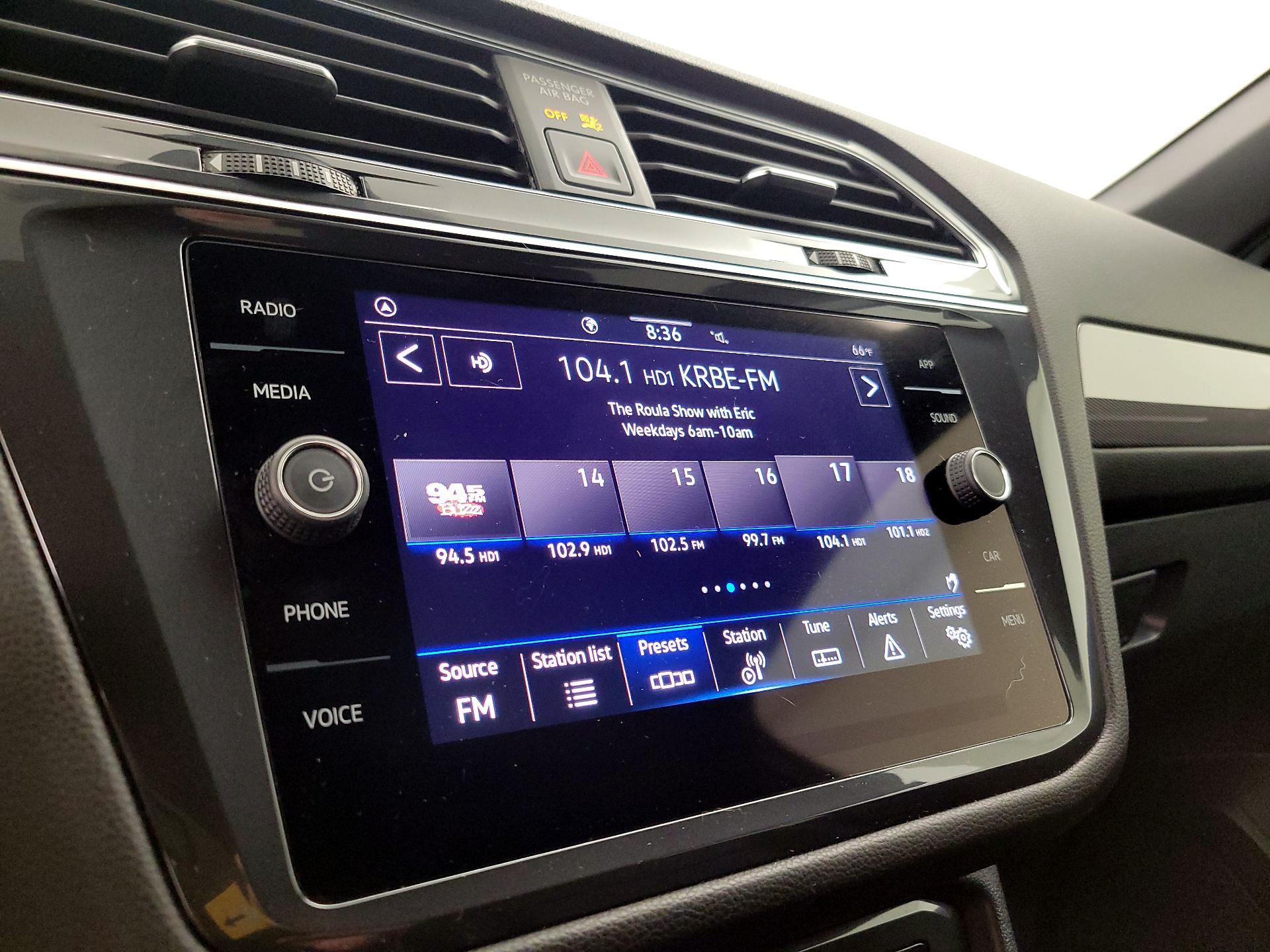 Thumbnail: 2022 Volkswagen Tiguan - 15