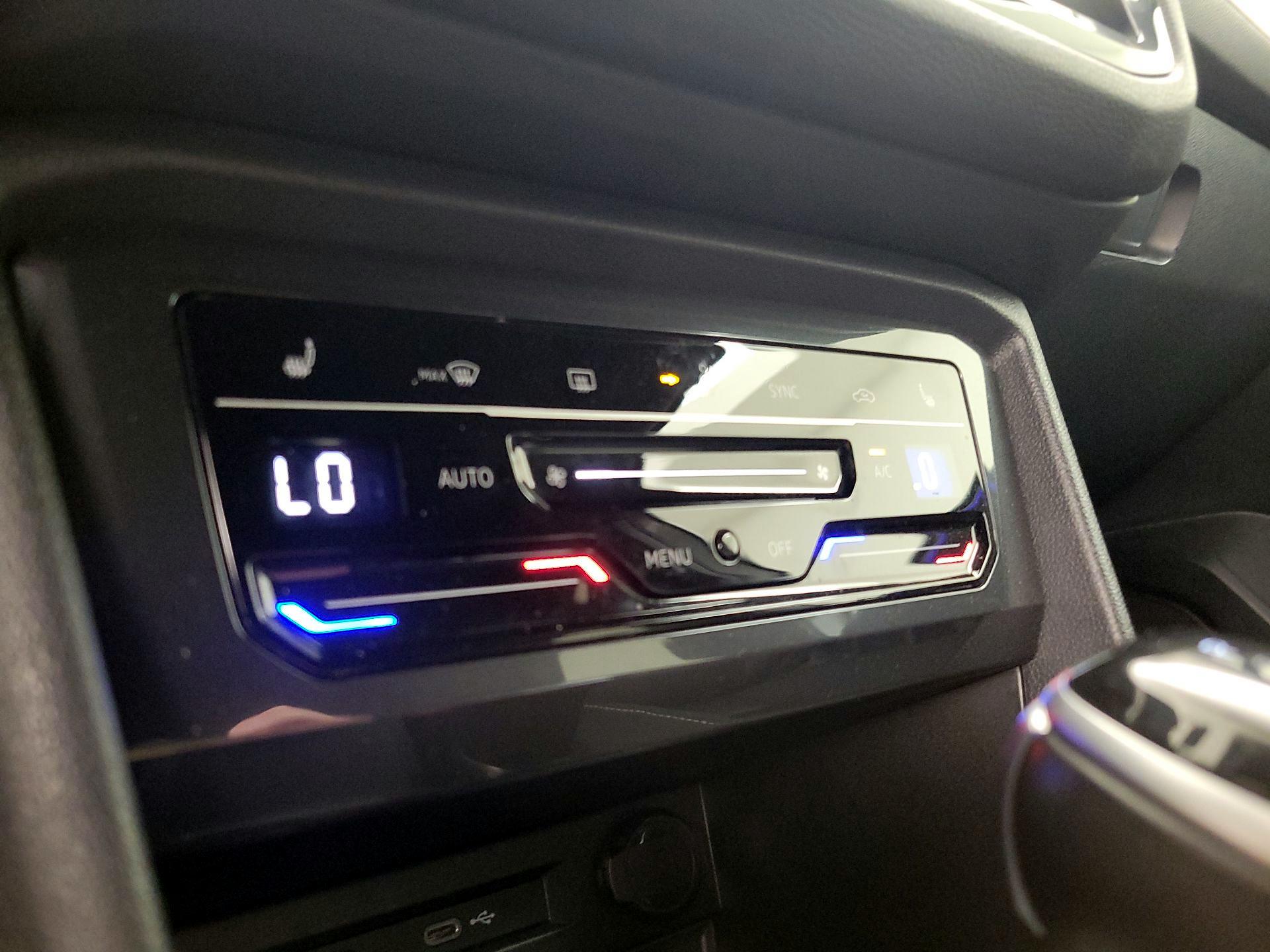 Thumbnail: 2022 Volkswagen Tiguan - 16